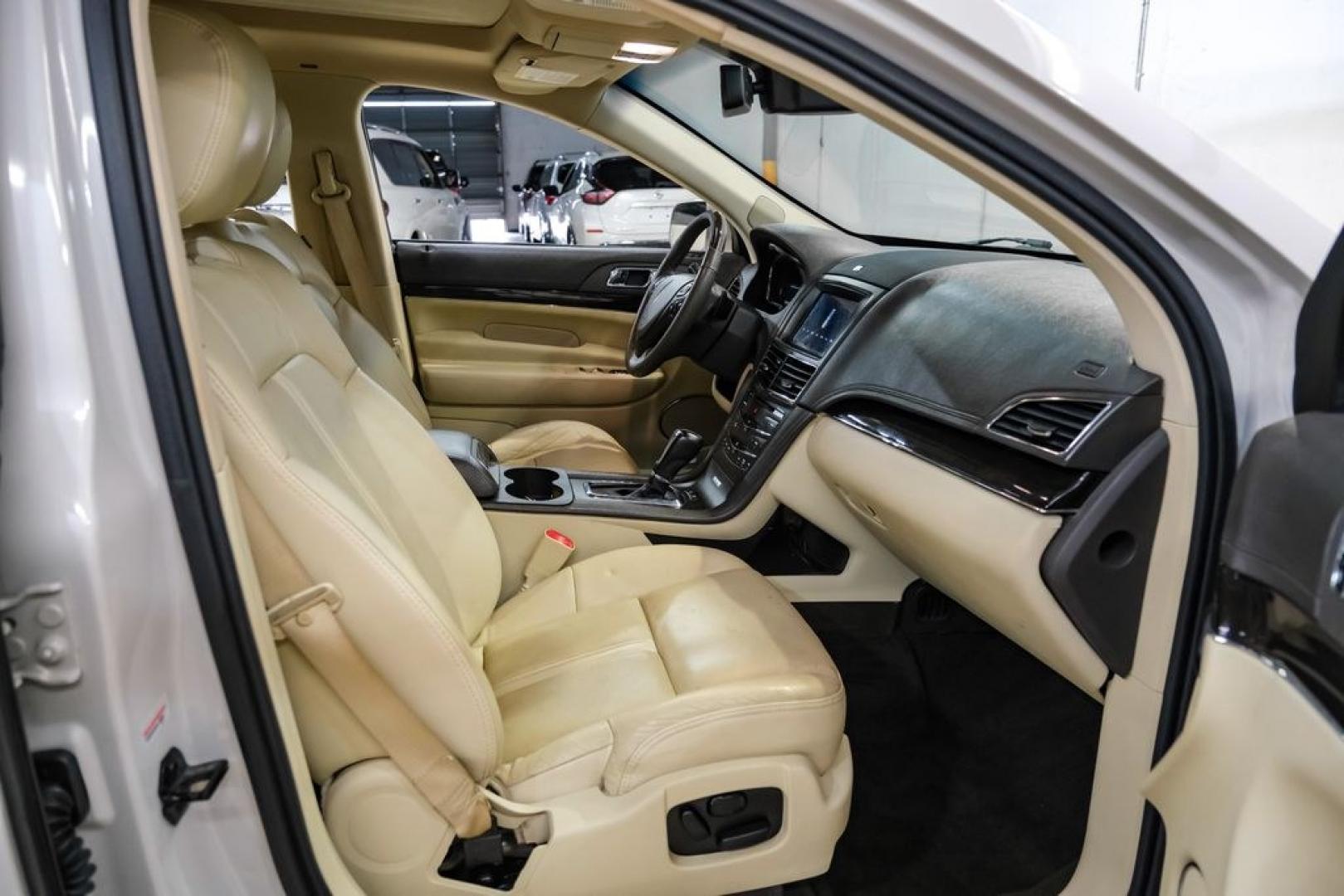 2019 Pearl Metallic /Light Dune Lincoln MKT Standard (2LMHJ5AT2KB) with an V6 engine, Automatic transmission, located at 15300 Midway Rd., Addison, TX, 75001, (972) 702-0011, 32.958321, -96.838074- Photo#34