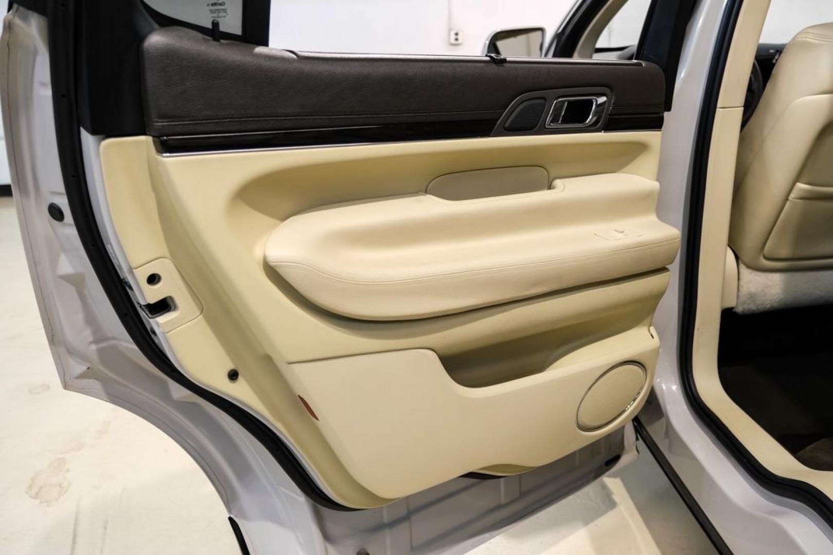 2019 Pearl Metallic /Light Dune Lincoln MKT Standard (2LMHJ5AT2KB) with an V6 engine, Automatic transmission, located at 15300 Midway Rd., Addison, TX, 75001, (972) 702-0011, 32.958321, -96.838074- Photo#46
