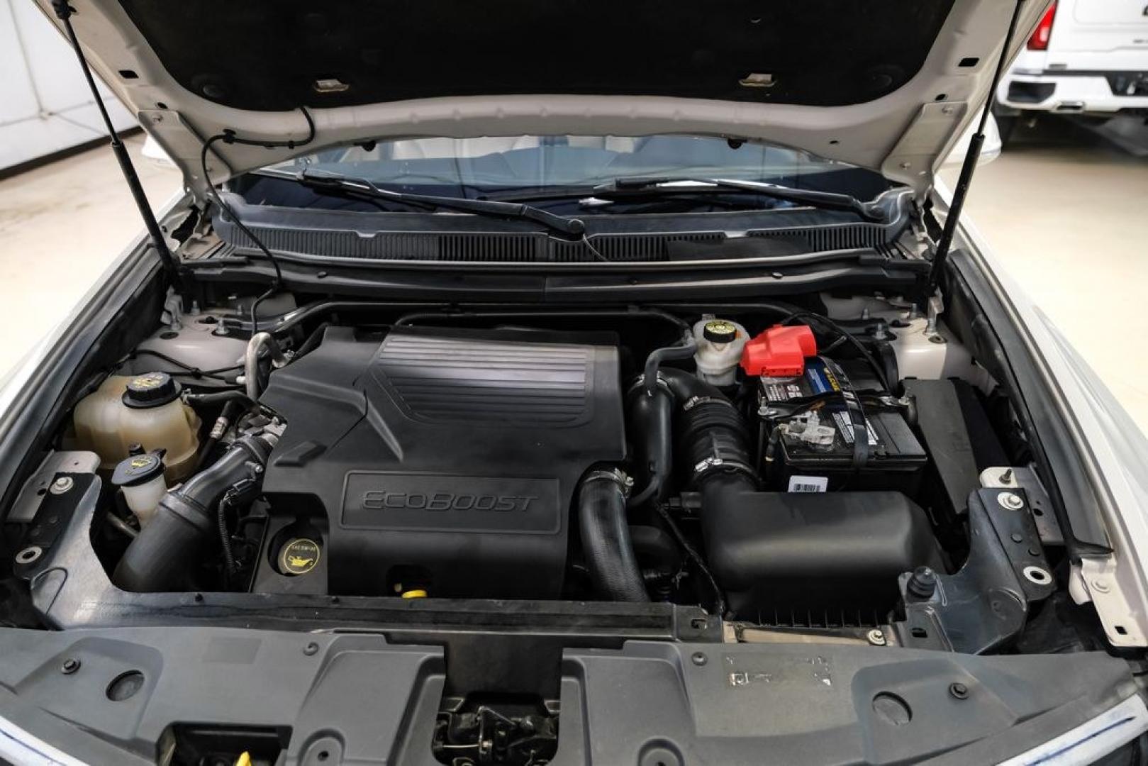 2019 Pearl Metallic /Light Dune Lincoln MKT Standard (2LMHJ5AT2KB) with an V6 engine, Automatic transmission, located at 15300 Midway Rd., Addison, TX, 75001, (972) 702-0011, 32.958321, -96.838074- Photo#51