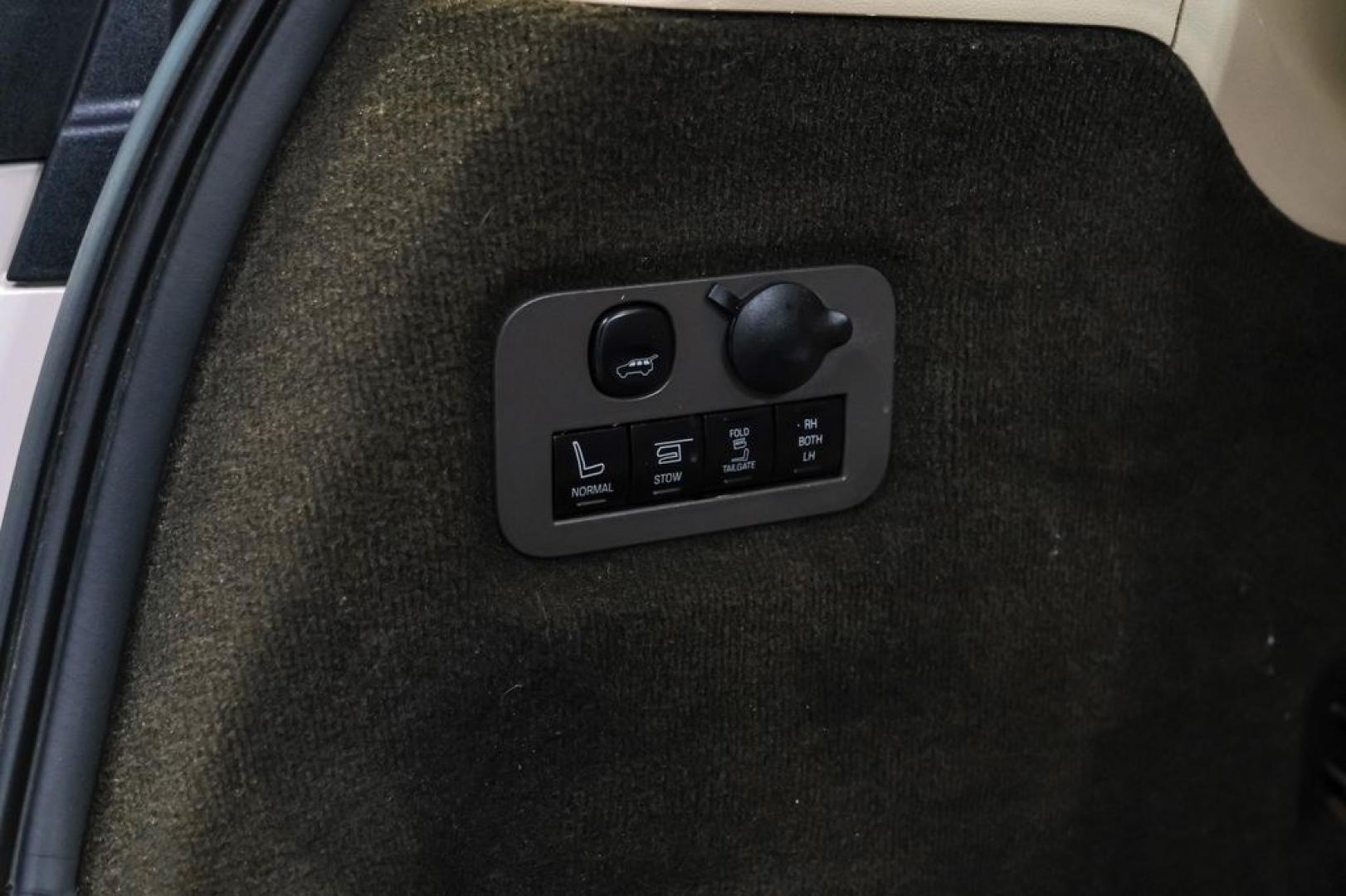 2019 Pearl Metallic /Light Dune Lincoln MKT Standard (2LMHJ5AT2KB) with an V6 engine, Automatic transmission, located at 15300 Midway Rd., Addison, TX, 75001, (972) 702-0011, 32.958321, -96.838074- Photo#55
