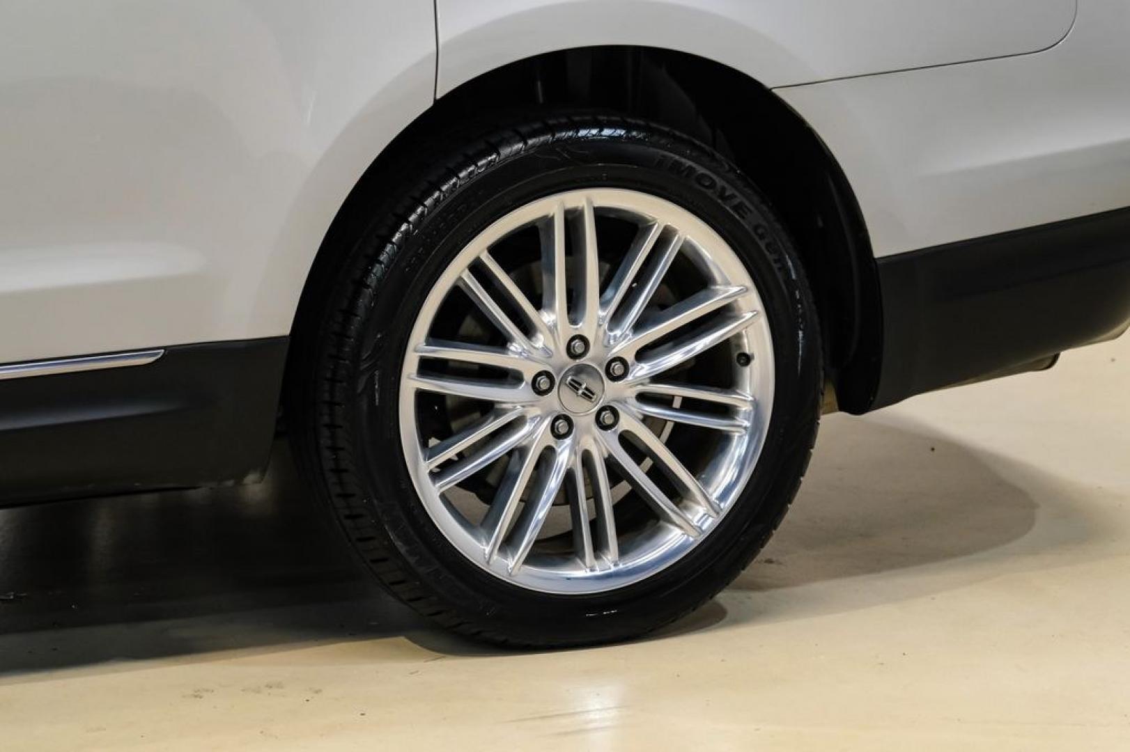 2019 Pearl Metallic /Light Dune Lincoln MKT Standard (2LMHJ5AT2KB) with an V6 engine, Automatic transmission, located at 15300 Midway Rd., Addison, TX, 75001, (972) 702-0011, 32.958321, -96.838074- Photo#59