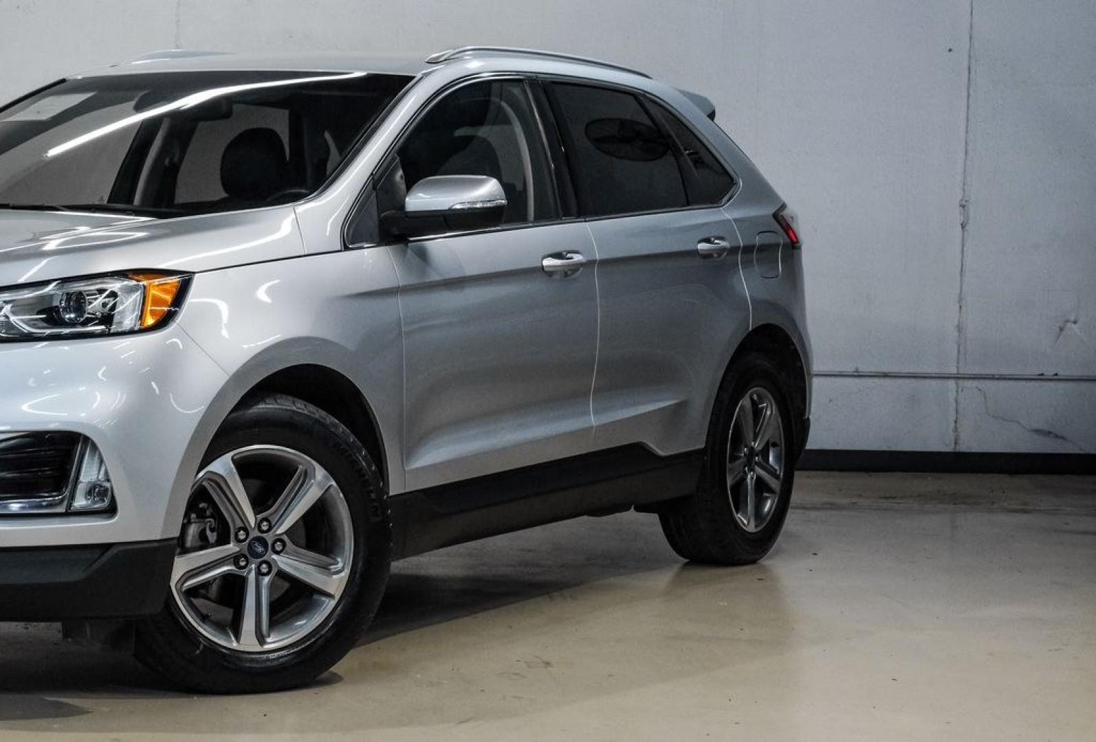 2019 Ingot Silver /Ebony Ford Edge SEL (2FMPK3J9XKB) with an EcoBoost 2.0L I4 GTDi DOHC Turbocharged VCT engine, Automatic transmission, located at 15300 Midway Rd., Addison, TX, 75001, (972) 702-0011, 32.958321, -96.838074- Photo#5