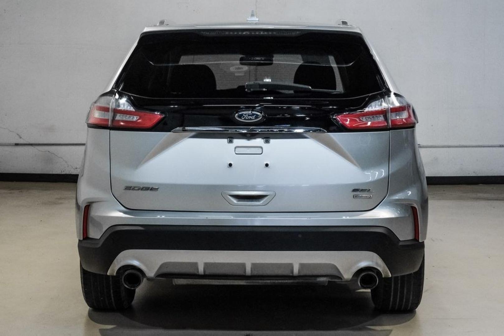 2019 Ingot Silver /Ebony Ford Edge SEL (2FMPK3J9XKB) with an EcoBoost 2.0L I4 GTDi DOHC Turbocharged VCT engine, Automatic transmission, located at 15300 Midway Rd., Addison, TX, 75001, (972) 702-0011, 32.958321, -96.838074- Photo#10