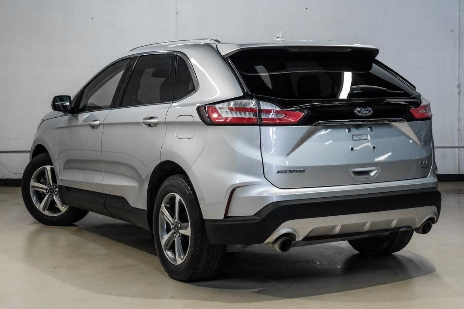 2019 Ingot Silver /Ebony Ford Edge SEL (2FMPK3J9XKB) with an EcoBoost 2.0L I4 GTDi DOHC Turbocharged VCT engine, Automatic transmission, located at 15300 Midway Rd., Addison, TX, 75001, (972) 702-0011, 32.958321, -96.838074- Photo#11