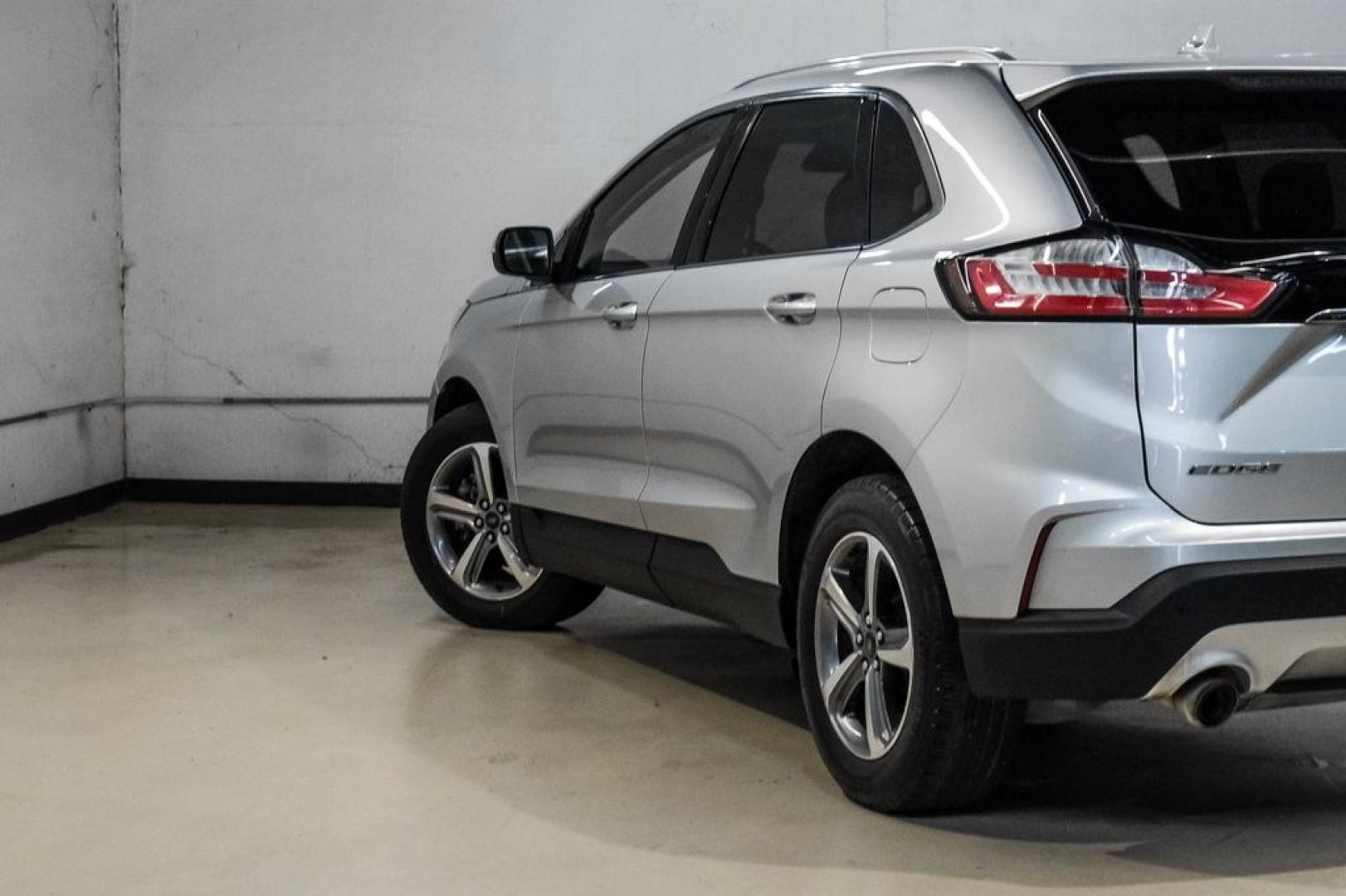 2019 Ingot Silver /Ebony Ford Edge SEL (2FMPK3J9XKB) with an EcoBoost 2.0L I4 GTDi DOHC Turbocharged VCT engine, Automatic transmission, located at 15300 Midway Rd., Addison, TX, 75001, (972) 702-0011, 32.958321, -96.838074- Photo#12