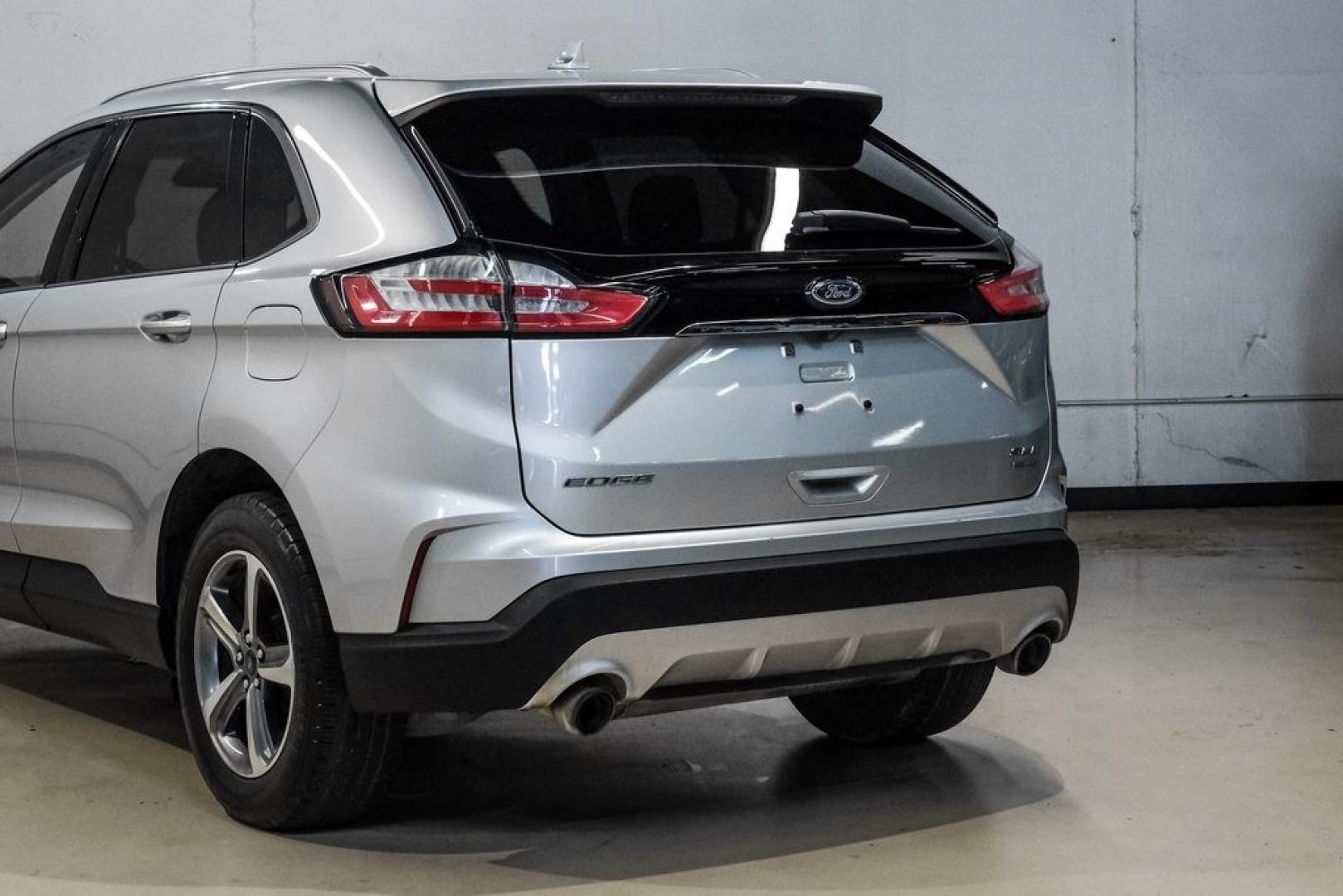 2019 Ingot Silver /Ebony Ford Edge SEL (2FMPK3J9XKB) with an EcoBoost 2.0L I4 GTDi DOHC Turbocharged VCT engine, Automatic transmission, located at 15300 Midway Rd., Addison, TX, 75001, (972) 702-0011, 32.958321, -96.838074- Photo#13