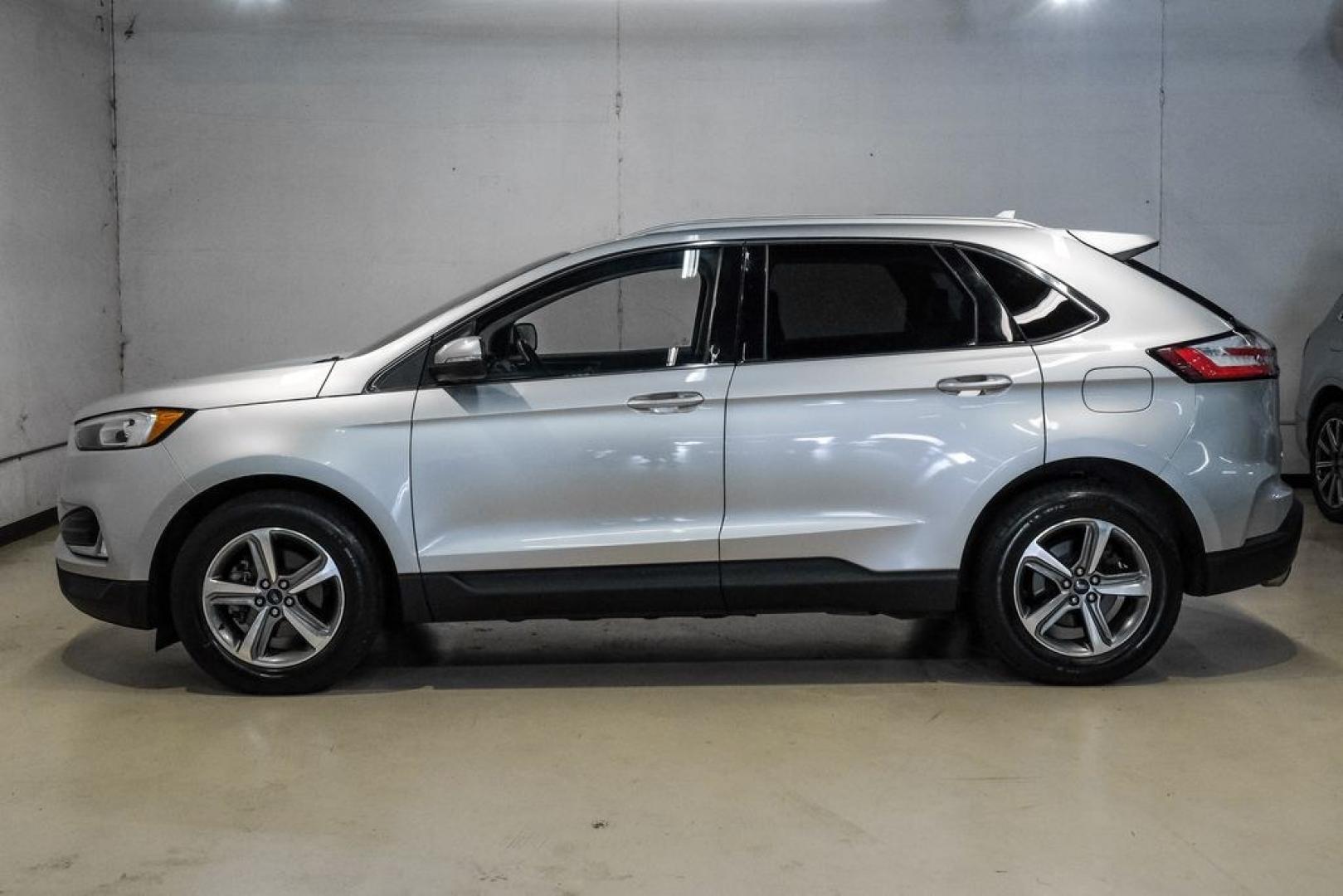 2019 Ingot Silver /Ebony Ford Edge SEL (2FMPK3J9XKB) with an EcoBoost 2.0L I4 GTDi DOHC Turbocharged VCT engine, Automatic transmission, located at 15300 Midway Rd., Addison, TX, 75001, (972) 702-0011, 32.958321, -96.838074- Photo#14