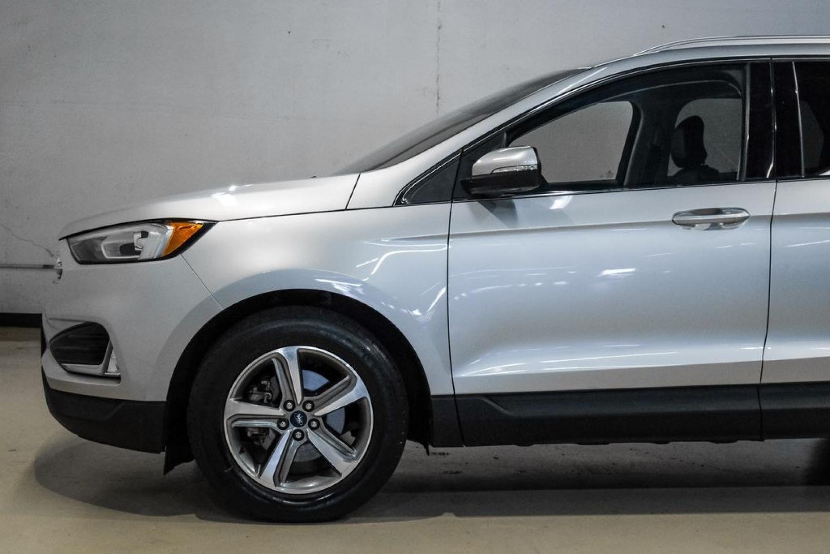2019 Ingot Silver /Ebony Ford Edge SEL (2FMPK3J9XKB) with an EcoBoost 2.0L I4 GTDi DOHC Turbocharged VCT engine, Automatic transmission, located at 15300 Midway Rd., Addison, TX, 75001, (972) 702-0011, 32.958321, -96.838074- Photo#15
