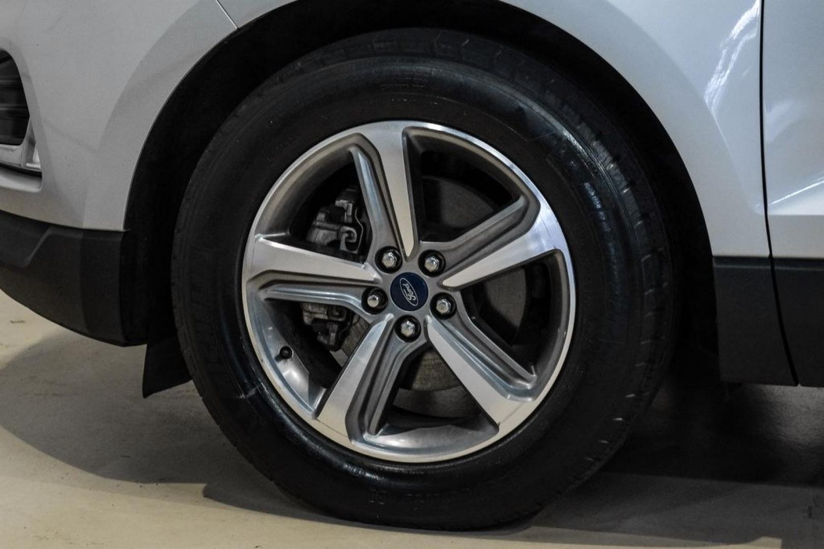 2019 Ingot Silver /Ebony Ford Edge SEL (2FMPK3J9XKB) with an EcoBoost 2.0L I4 GTDi DOHC Turbocharged VCT engine, Automatic transmission, located at 15300 Midway Rd., Addison, TX, 75001, (972) 702-0011, 32.958321, -96.838074- Photo#54
