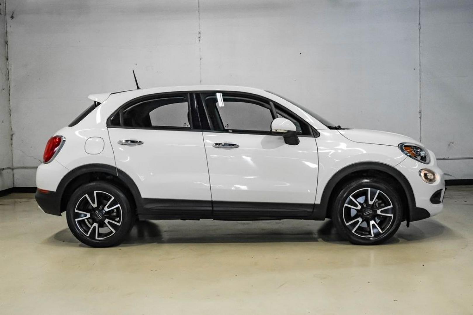 2017 White Clearcoat /Black Fiat 500X Pop (ZFBCFXAB5HP) with an 2.4L I4 MultiAir engine, Automatic transmission, located at 15300 Midway Rd., Addison, TX, 75001, (972) 702-0011, 32.958321, -96.838074- Photo#8