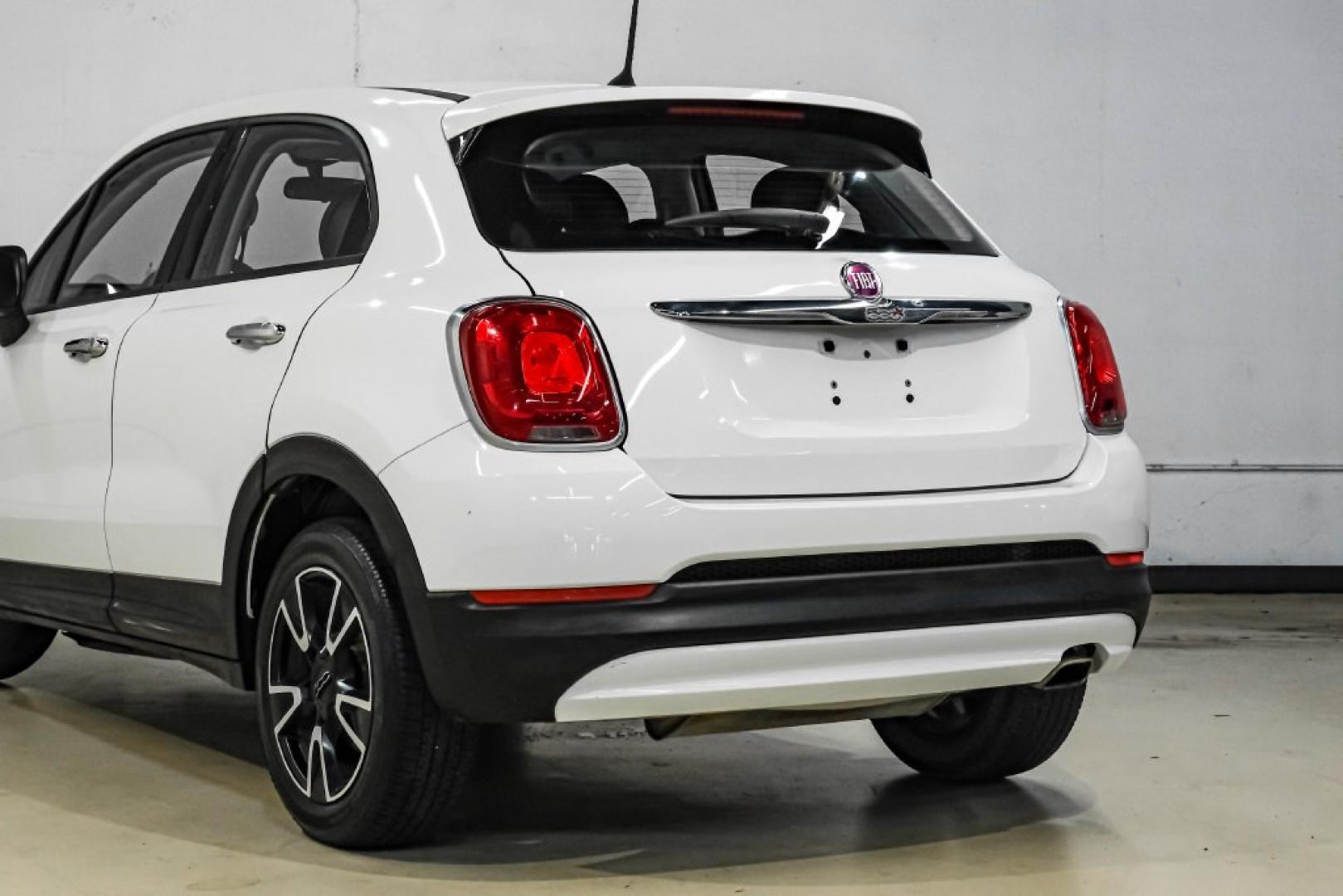 2017 White Clearcoat /Black Fiat 500X Pop (ZFBCFXAB5HP) with an 2.4L I4 MultiAir engine, Automatic transmission, located at 15300 Midway Rd., Addison, TX, 75001, (972) 702-0011, 32.958321, -96.838074- Photo#13