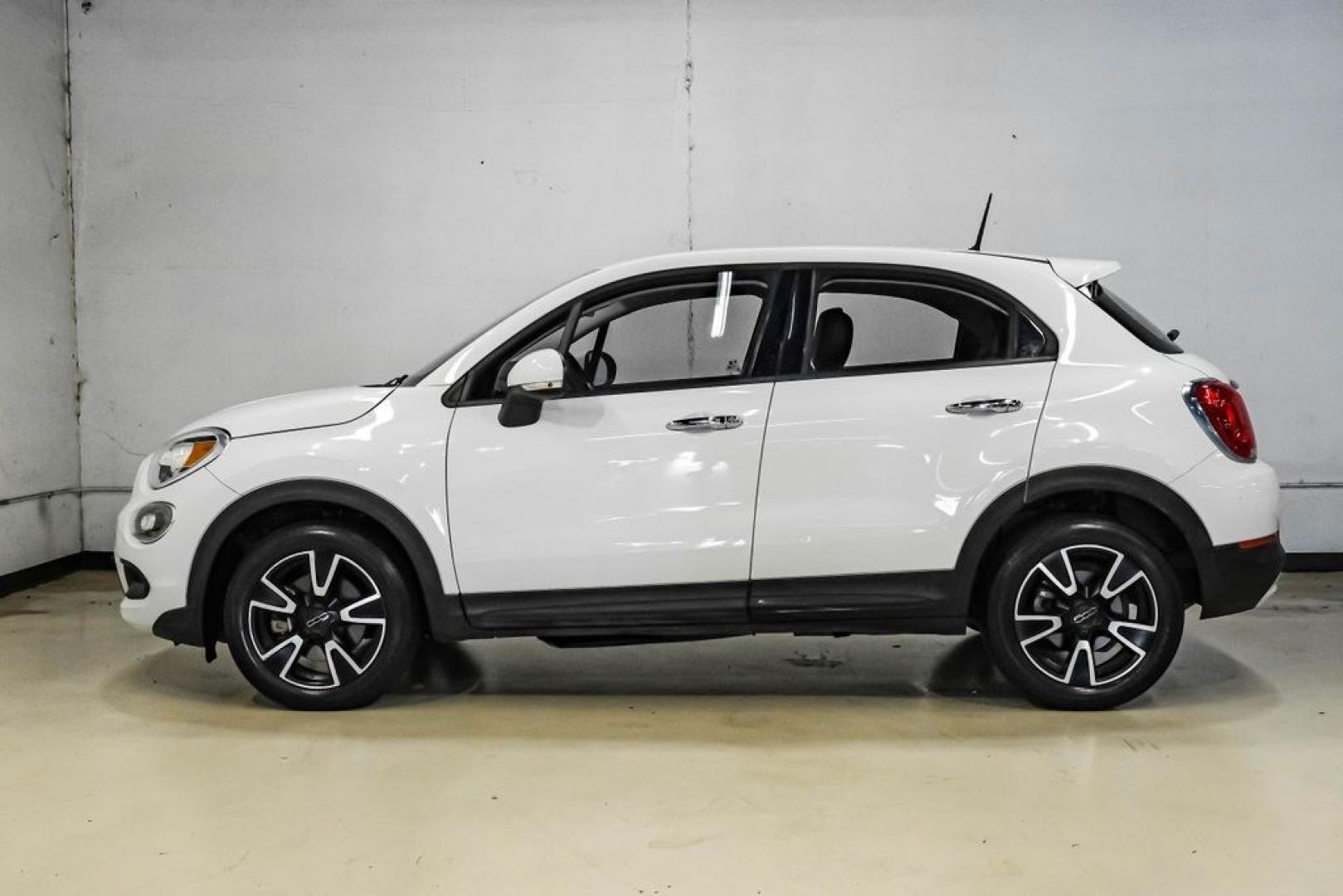 2017 White Clearcoat /Black Fiat 500X Pop (ZFBCFXAB5HP) with an 2.4L I4 MultiAir engine, Automatic transmission, located at 15300 Midway Rd., Addison, TX, 75001, (972) 702-0011, 32.958321, -96.838074- Photo#14