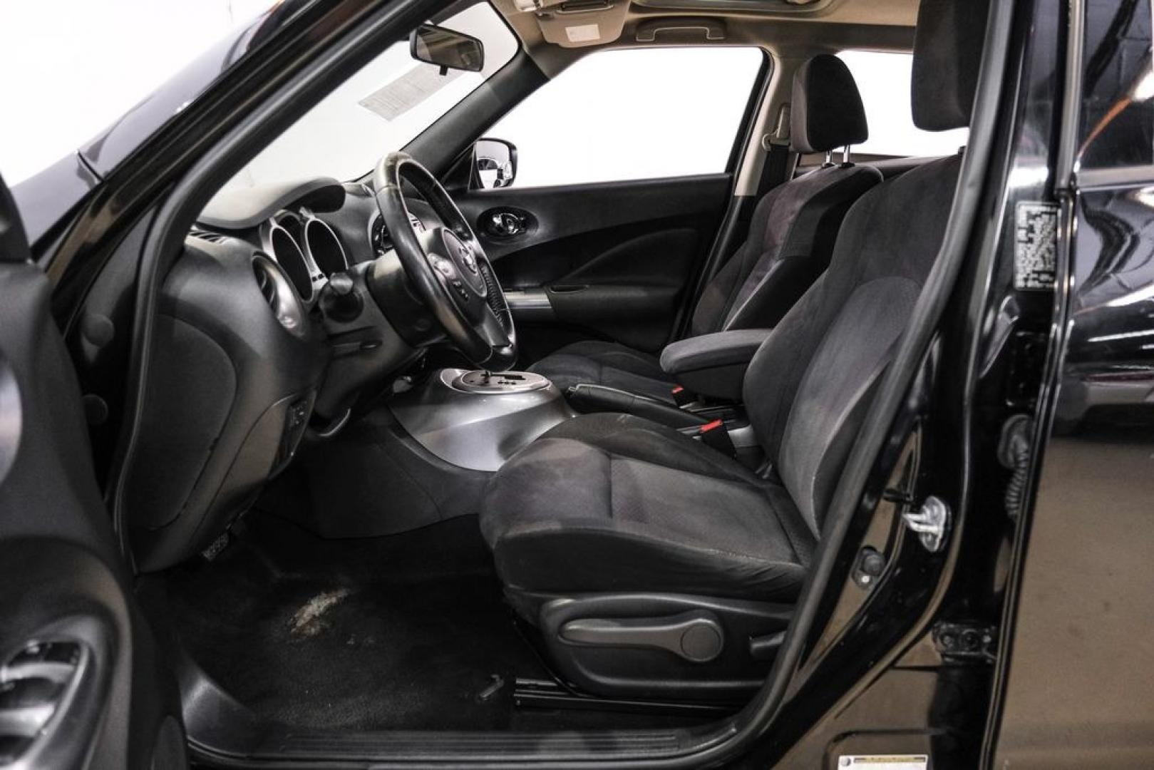 2017 Super Black /Black Nissan Juke SV (JN8AF5MR0HT) with an 1.6L I4 DOHC 16V engine, CVT transmission, located at 15300 Midway Rd., Addison, TX, 75001, (972) 702-0011, 32.958321, -96.838074- Photo#3