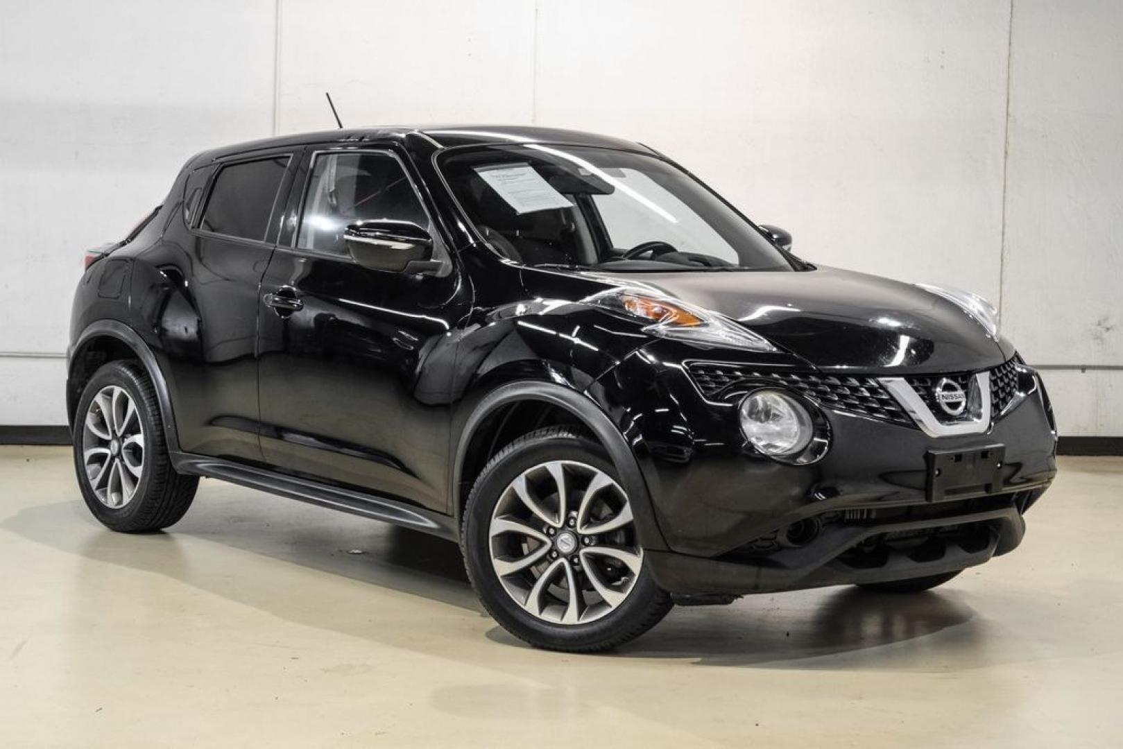 2017 Super Black /Black Nissan Juke SV (JN8AF5MR0HT) with an 1.6L I4 DOHC 16V engine, CVT transmission, located at 15300 Midway Rd., Addison, TX, 75001, (972) 702-0011, 32.958321, -96.838074- Photo#5