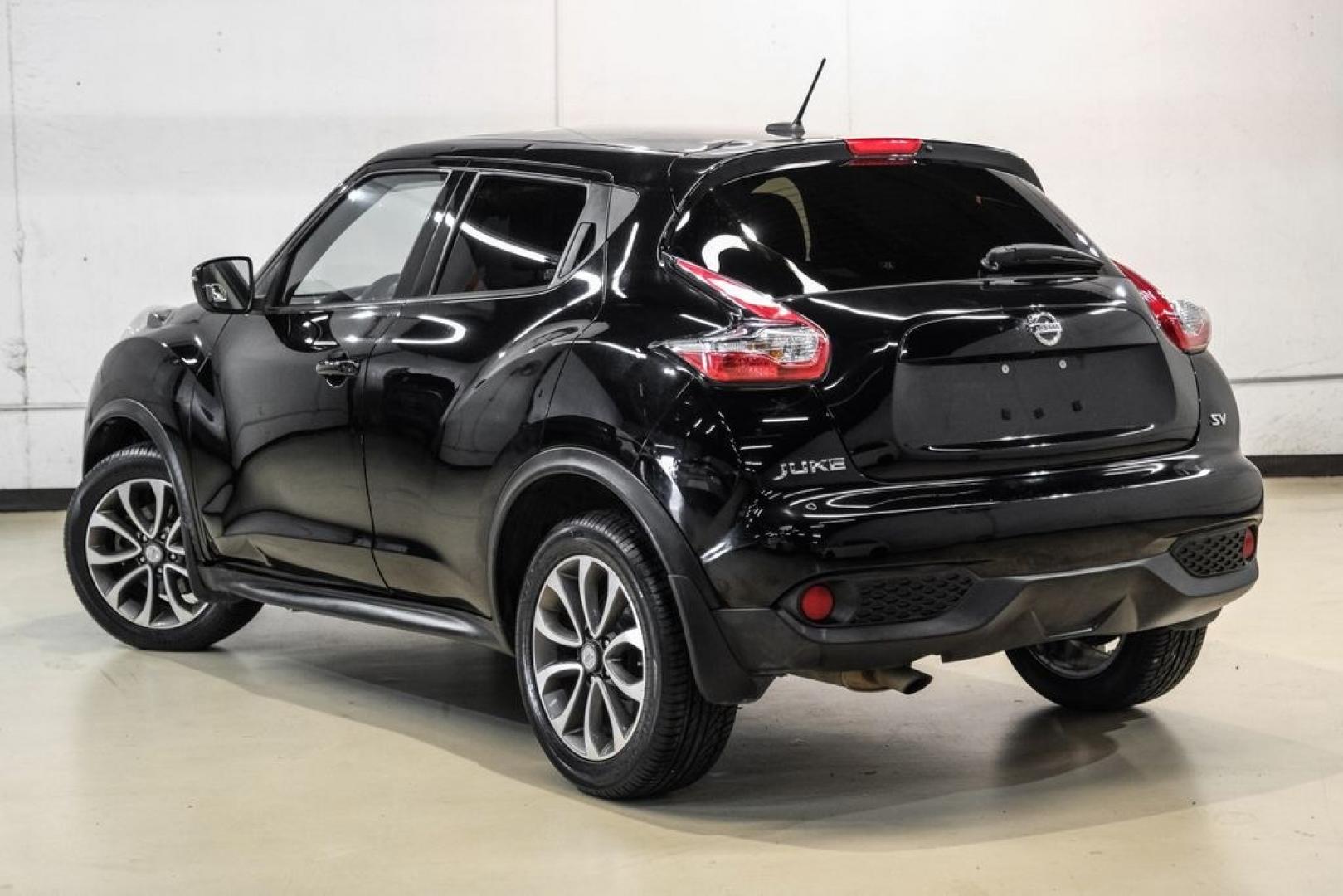 2017 Super Black /Black Nissan Juke SV (JN8AF5MR0HT) with an 1.6L I4 DOHC 16V engine, CVT transmission, located at 15300 Midway Rd., Addison, TX, 75001, (972) 702-0011, 32.958321, -96.838074- Photo#9