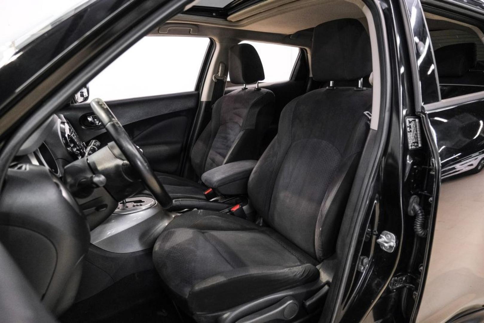 2017 Super Black /Black Nissan Juke SV (JN8AF5MR0HT) with an 1.6L I4 DOHC 16V engine, CVT transmission, located at 15300 Midway Rd., Addison, TX, 75001, (972) 702-0011, 32.958321, -96.838074- Photo#28