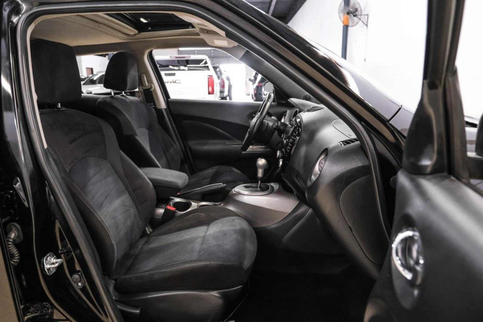 2017 Super Black /Black Nissan Juke SV (JN8AF5MR0HT) with an 1.6L I4 DOHC 16V engine, CVT transmission, located at 15300 Midway Rd., Addison, TX, 75001, (972) 702-0011, 32.958321, -96.838074- Photo#31