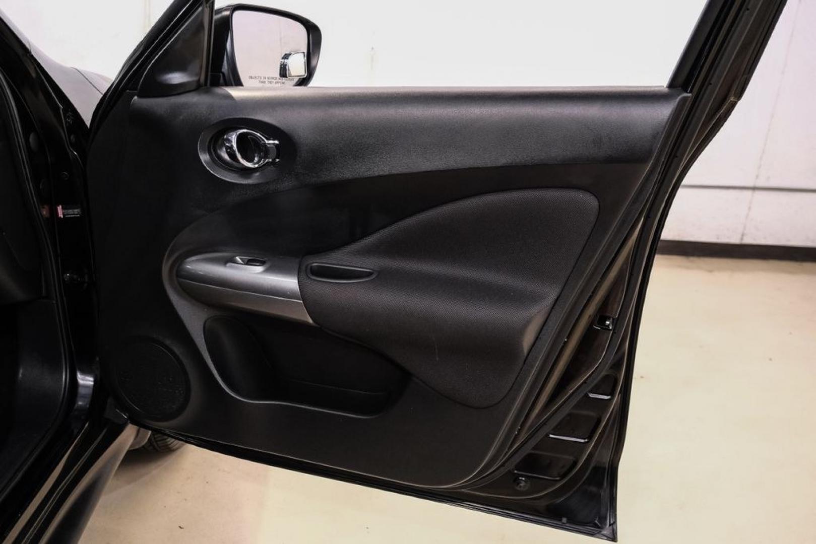 2017 Super Black /Black Nissan Juke SV (JN8AF5MR0HT) with an 1.6L I4 DOHC 16V engine, CVT transmission, located at 15300 Midway Rd., Addison, TX, 75001, (972) 702-0011, 32.958321, -96.838074- Photo#39