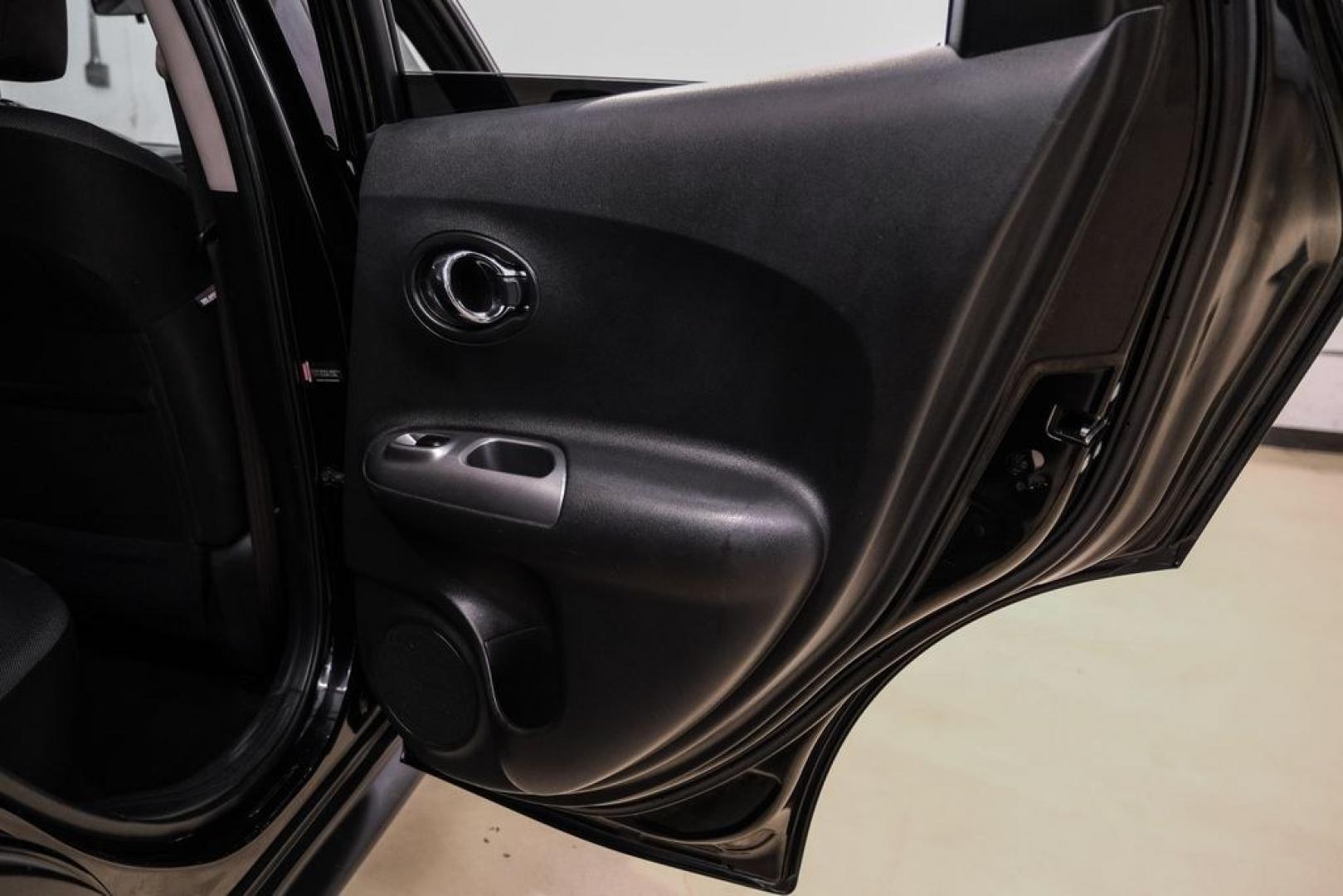 2017 Super Black /Black Nissan Juke SV (JN8AF5MR0HT) with an 1.6L I4 DOHC 16V engine, CVT transmission, located at 15300 Midway Rd., Addison, TX, 75001, (972) 702-0011, 32.958321, -96.838074- Photo#41