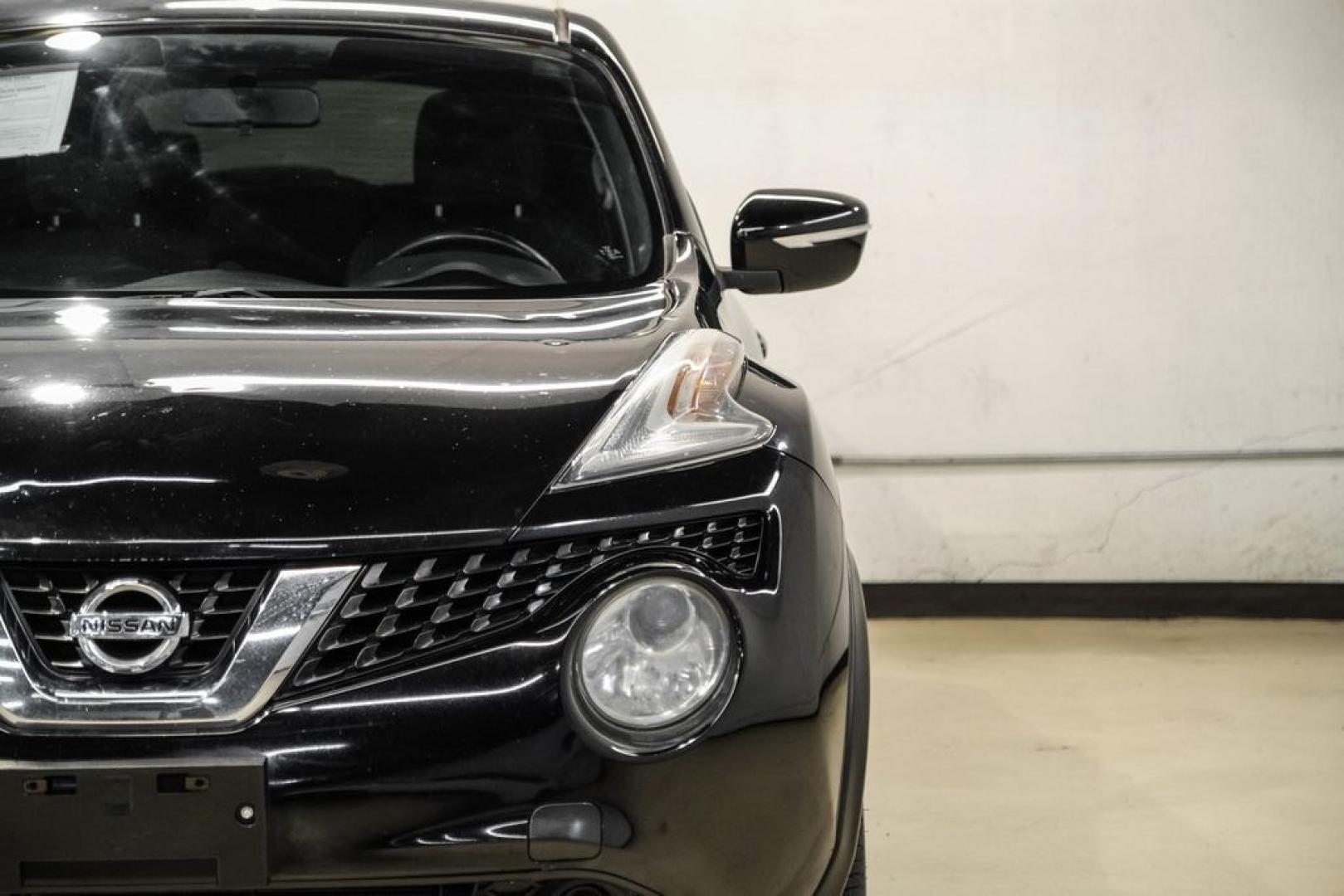 2017 Super Black /Black Nissan Juke SV (JN8AF5MR0HT) with an 1.6L I4 DOHC 16V engine, CVT transmission, located at 15300 Midway Rd., Addison, TX, 75001, (972) 702-0011, 32.958321, -96.838074- Photo#42