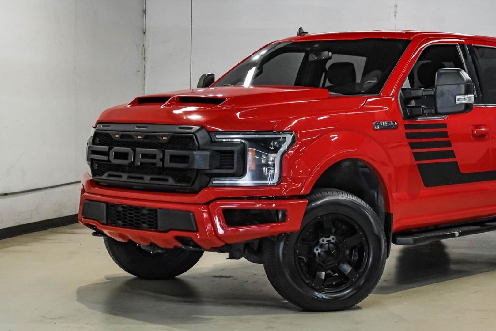 2019 Race Red /Black Ford F-150 XLT (1FTFW1E43KF) with an 3.5L V6 EcoBoost engine, Automatic transmission, located at 15300 Midway Rd., Addison, TX, 75001, (972) 702-0011, 32.958321, -96.838074- Photo#4