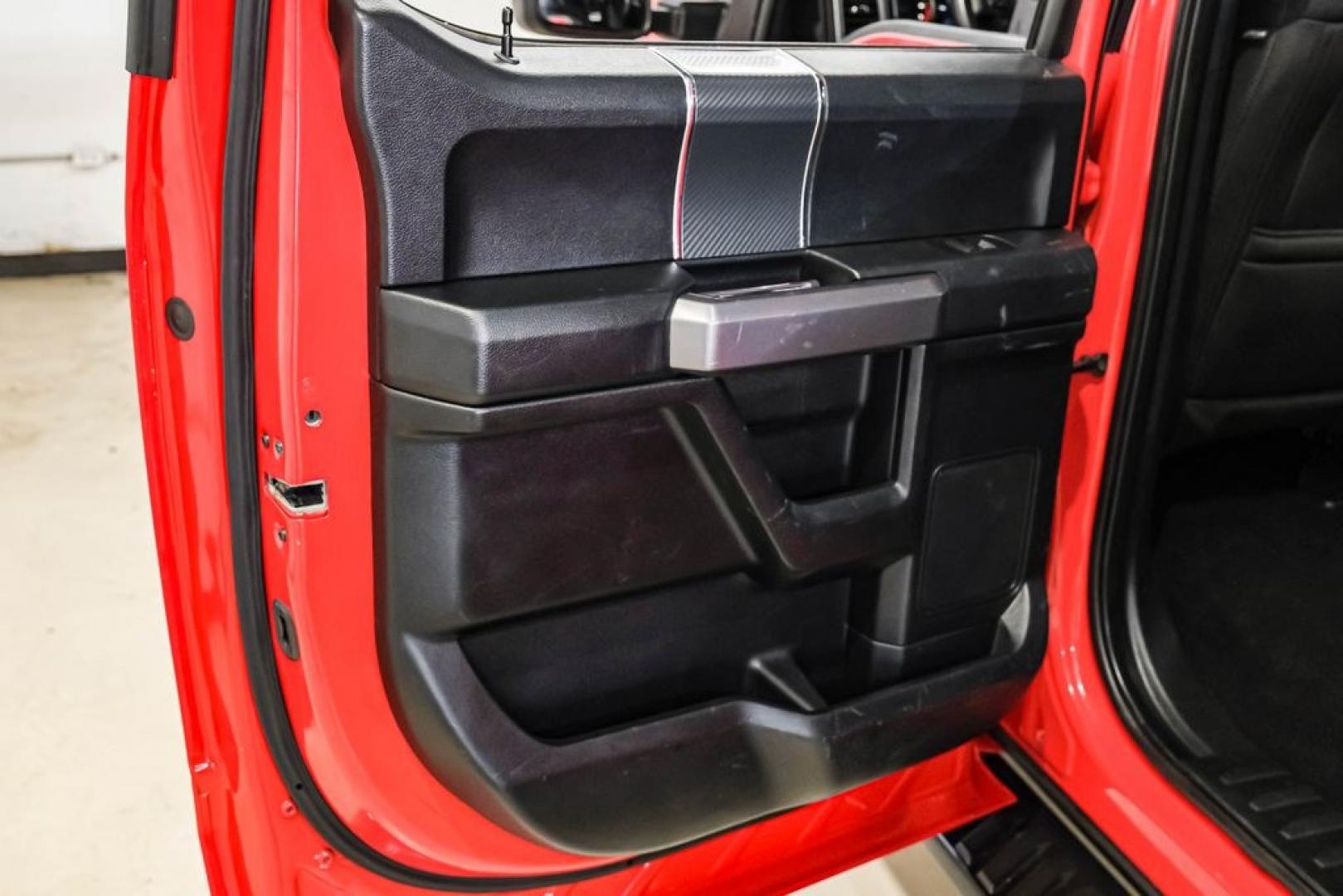 2019 Race Red /Black Ford F-150 XLT (1FTFW1E43KF) with an 3.5L V6 EcoBoost engine, Automatic transmission, located at 15300 Midway Rd., Addison, TX, 75001, (972) 702-0011, 32.958321, -96.838074- Photo#45