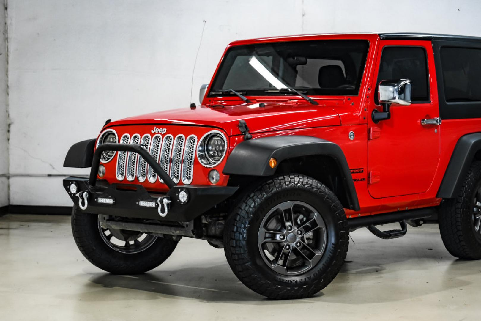 2017 Red Clearcoat /Black Jeep Wrangler Sport (1C4AJWAGXHL) with an 3.6L V6 24V VVT engine, Automatic transmission, located at 15300 Midway Rd., Addison, TX, 75001, (972) 702-0011, 32.958321, -96.838074- Photo#5