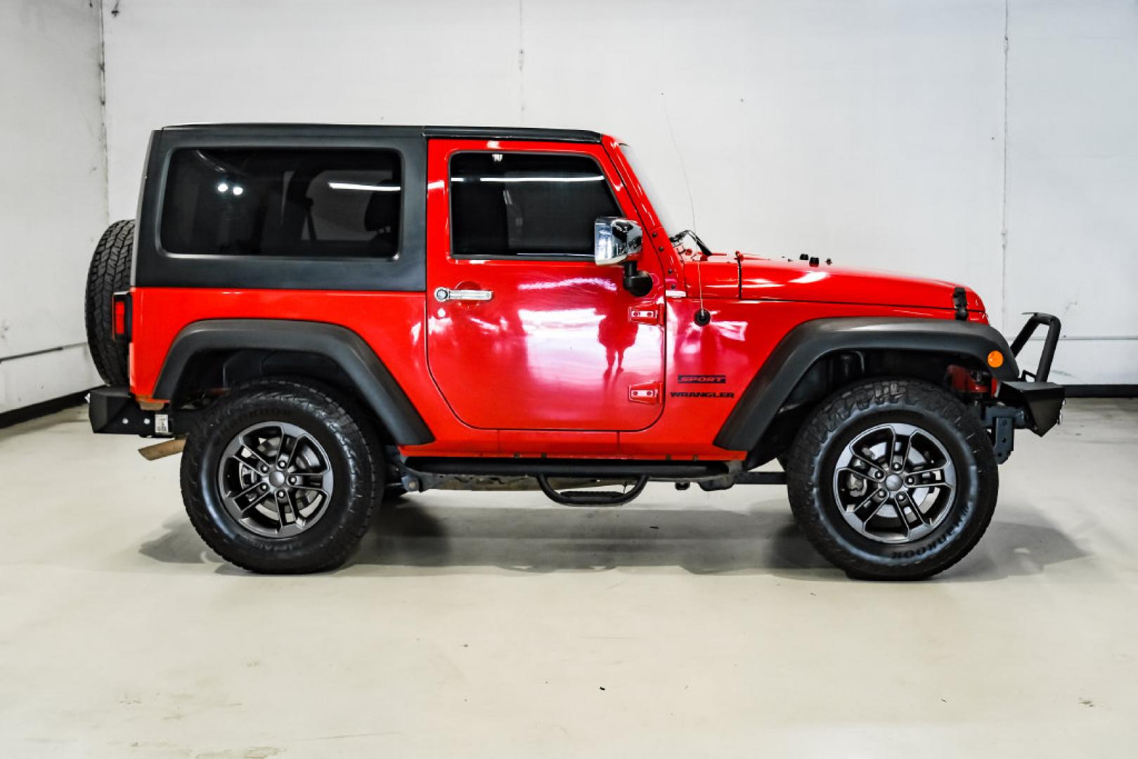 2017 Red Clearcoat /Black Jeep Wrangler Sport (1C4AJWAGXHL) with an 3.6L V6 24V VVT engine, Automatic transmission, located at 15300 Midway Rd., Addison, TX, 75001, (972) 702-0011, 32.958321, -96.838074- Photo#9