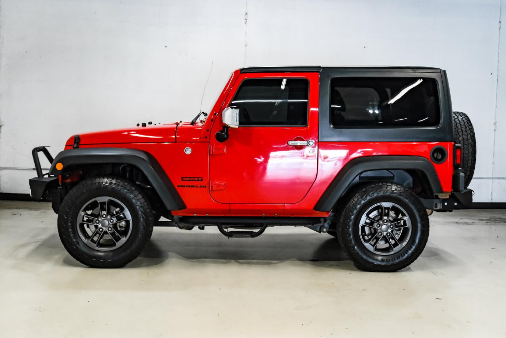 2017 Red Clearcoat /Black Jeep Wrangler Sport (1C4AJWAGXHL) with an 3.6L V6 24V VVT engine, Automatic transmission, located at 15300 Midway Rd., Addison, TX, 75001, (972) 702-0011, 32.958321, -96.838074- Photo#15