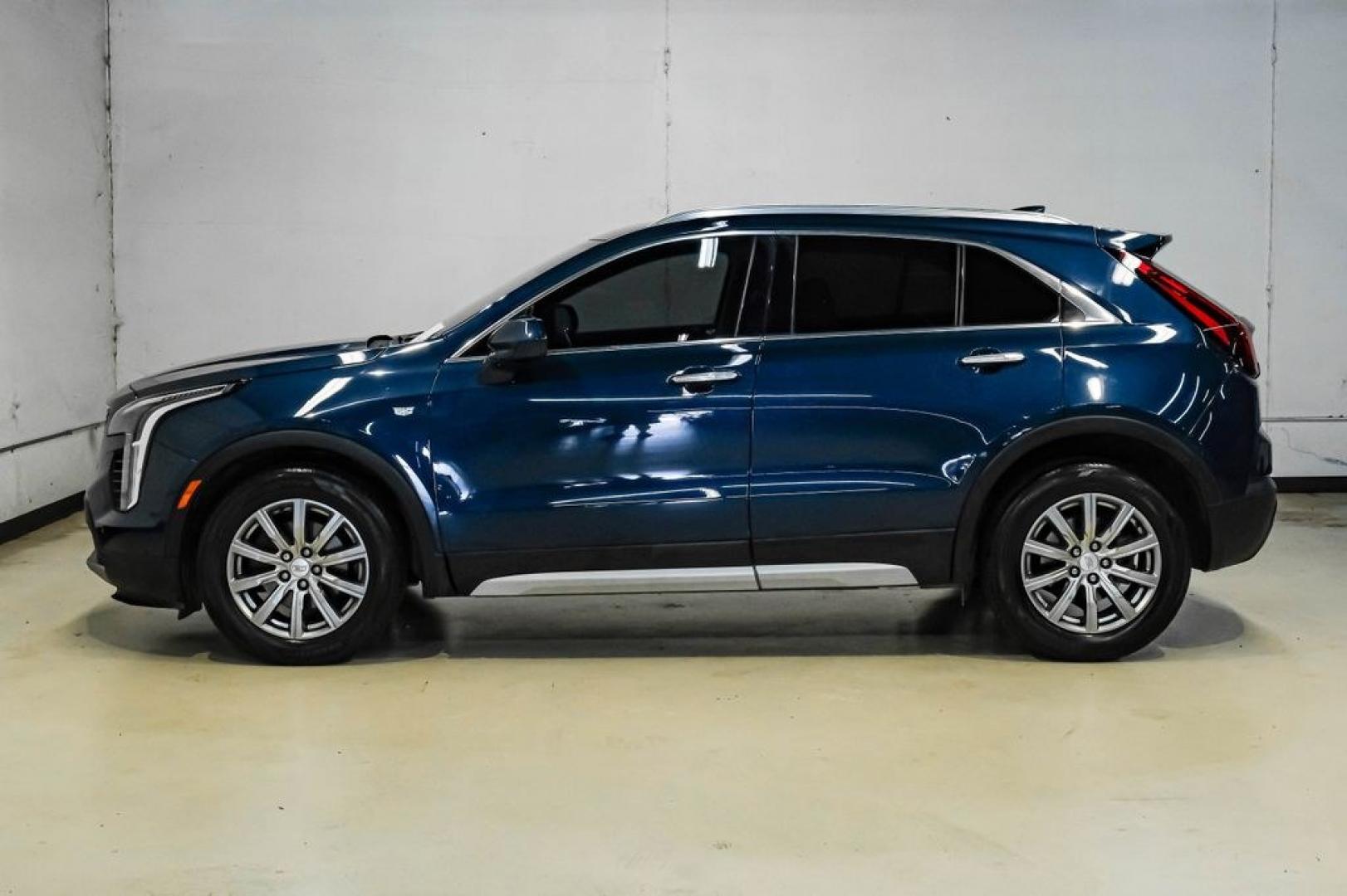 2019 Twilight Blue Metallic /Light Platinum/Jet Black Cadillac XT4 Premium Luxury (1GYFZCR40KF) with an 2.0L I4 Turbocharged engine, Automatic transmission, located at 15300 Midway Rd., Addison, TX, 75001, (972) 702-0011, 32.958321, -96.838074- Photo#14