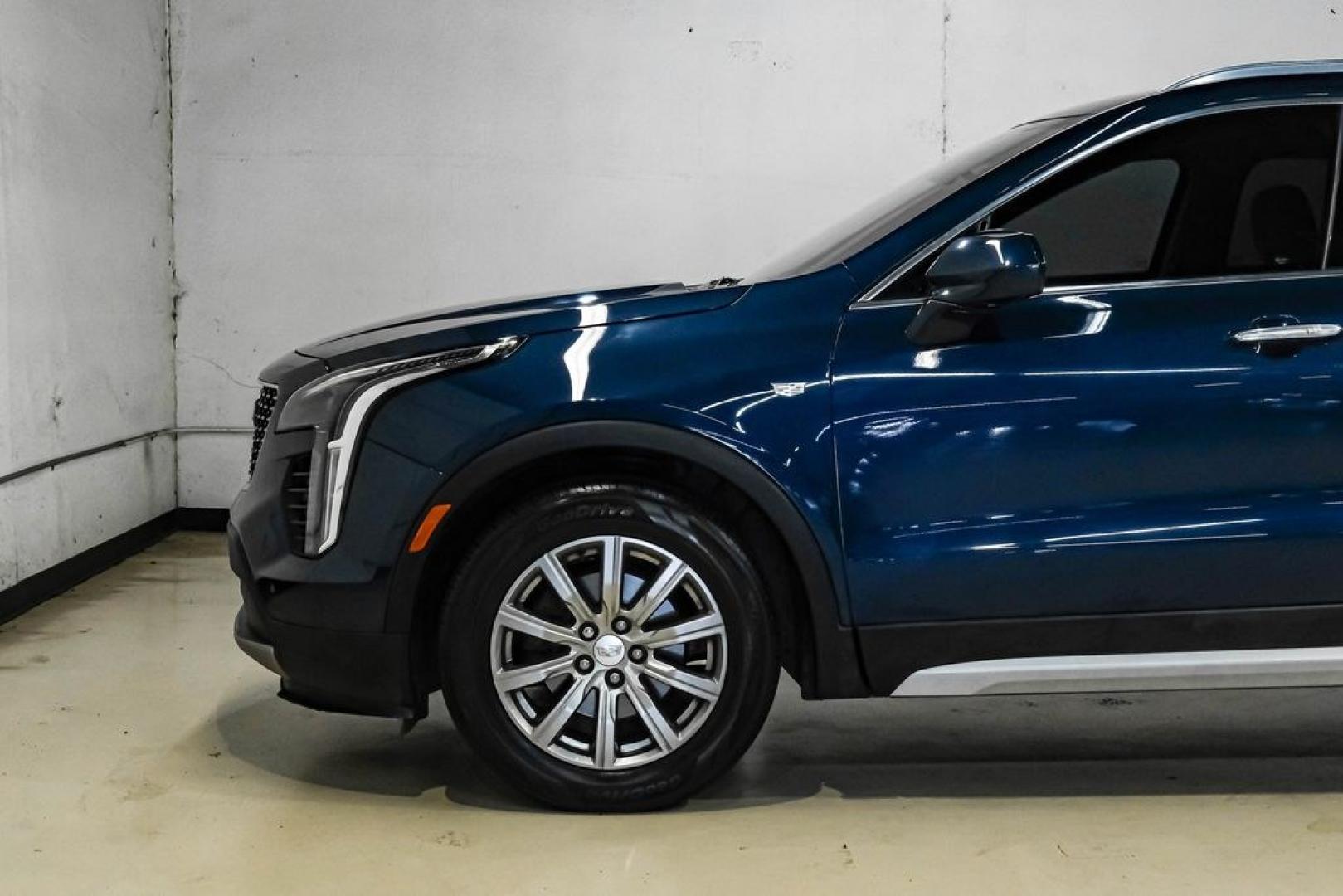 2019 Twilight Blue Metallic /Light Platinum/Jet Black Cadillac XT4 Premium Luxury (1GYFZCR40KF) with an 2.0L I4 Turbocharged engine, Automatic transmission, located at 15300 Midway Rd., Addison, TX, 75001, (972) 702-0011, 32.958321, -96.838074- Photo#15