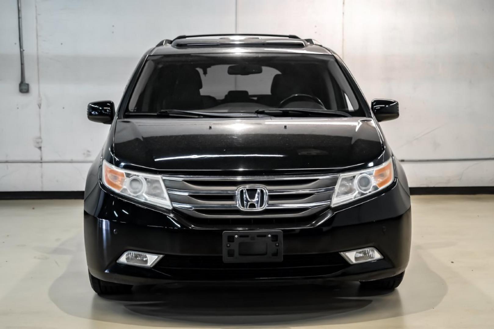 2013 Crystal Black Pearl /Truffle Honda Odyssey Touring Elite (5FNRL5H96DB) with an 3.5L V6 SOHC i-VTEC 24V engine, Automatic transmission, located at 15300 Midway Rd., Addison, TX, 75001, (972) 702-0011, 32.958321, -96.838074- Photo#5