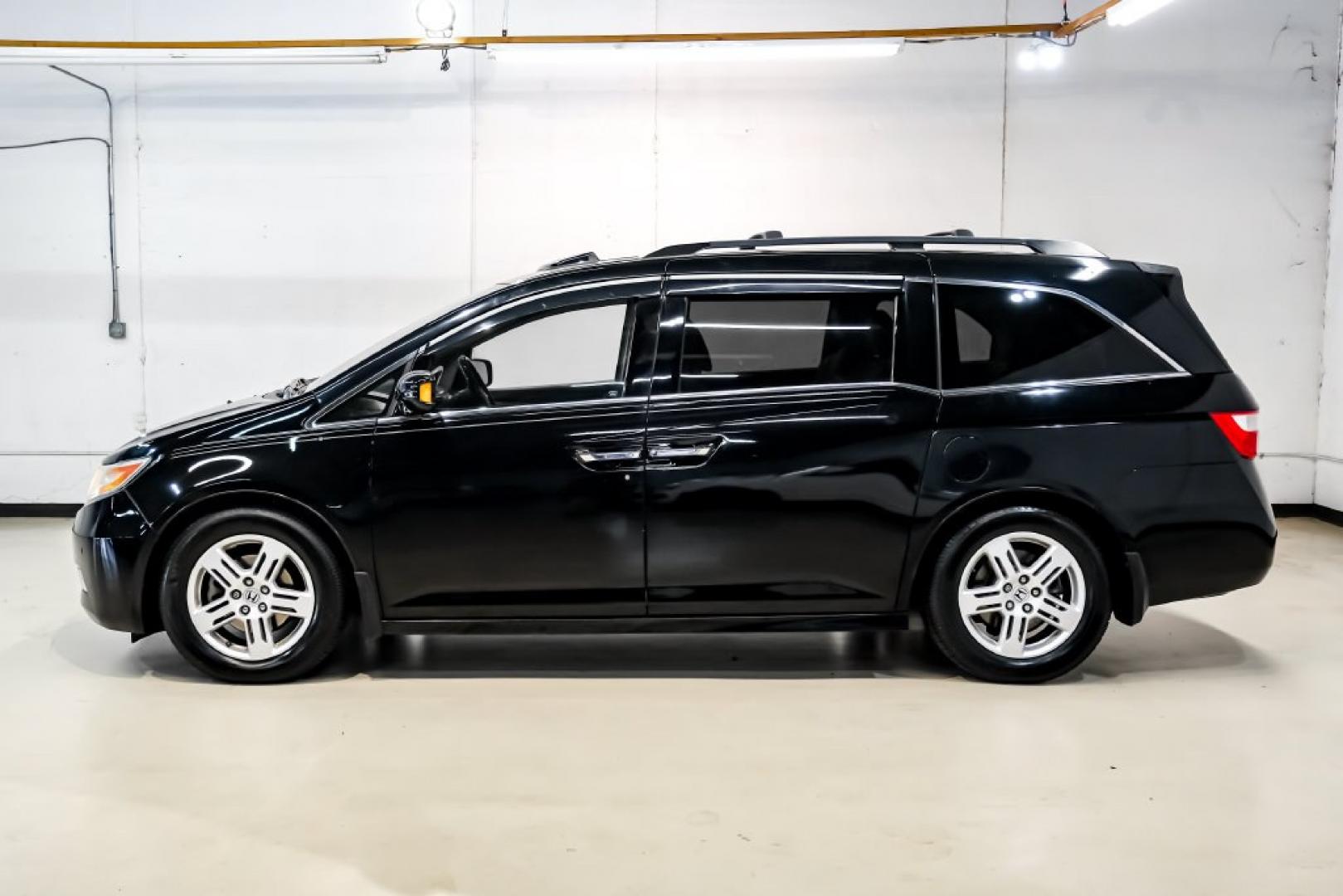 2013 Crystal Black Pearl /Truffle Honda Odyssey Touring Elite (5FNRL5H96DB) with an 3.5L V6 SOHC i-VTEC 24V engine, Automatic transmission, located at 15300 Midway Rd., Addison, TX, 75001, (972) 702-0011, 32.958321, -96.838074- Photo#11