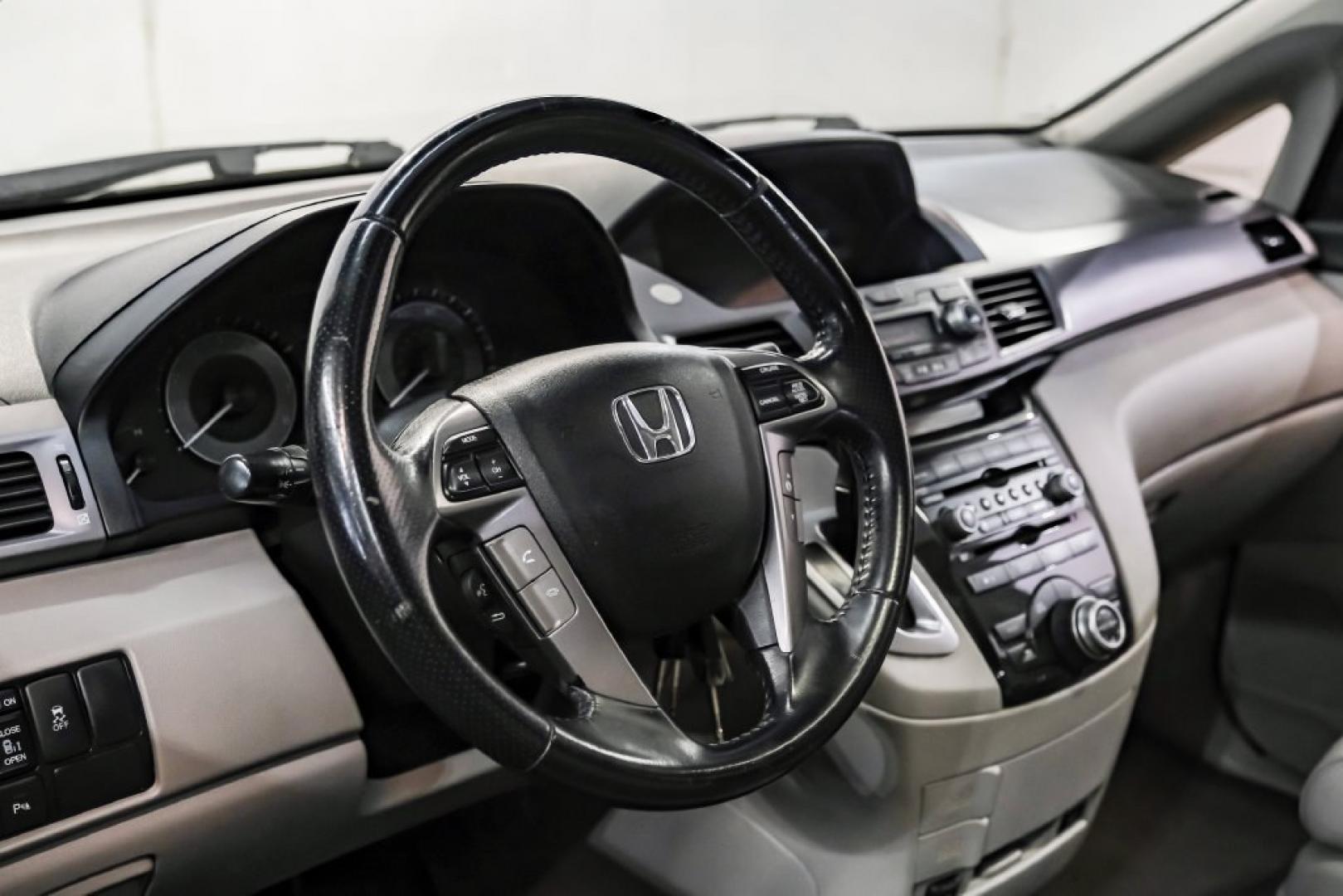 2013 Crystal Black Pearl /Truffle Honda Odyssey Touring Elite (5FNRL5H96DB) with an 3.5L V6 SOHC i-VTEC 24V engine, Automatic transmission, located at 15300 Midway Rd., Addison, TX, 75001, (972) 702-0011, 32.958321, -96.838074- Photo#15