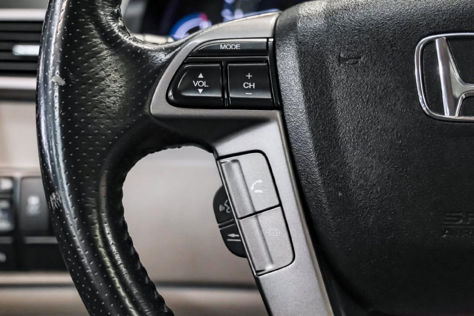 2013 Crystal Black Pearl /Truffle Honda Odyssey Touring Elite (5FNRL5H96DB) with an 3.5L V6 SOHC i-VTEC 24V engine, Automatic transmission, located at 15300 Midway Rd., Addison, TX, 75001, (972) 702-0011, 32.958321, -96.838074- Photo#16