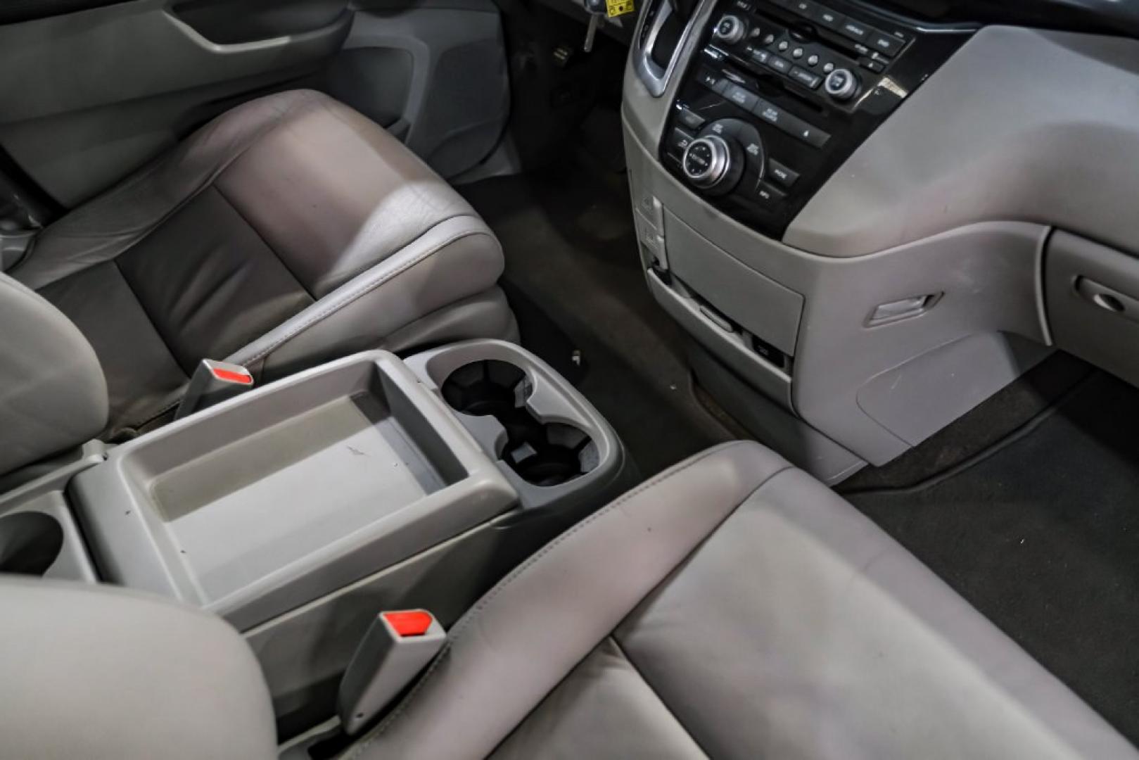 2013 Crystal Black Pearl /Truffle Honda Odyssey Touring Elite (5FNRL5H96DB) with an 3.5L V6 SOHC i-VTEC 24V engine, Automatic transmission, located at 15300 Midway Rd., Addison, TX, 75001, (972) 702-0011, 32.958321, -96.838074- Photo#22
