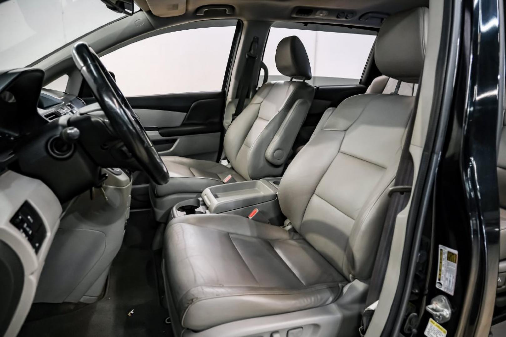 2013 Crystal Black Pearl /Truffle Honda Odyssey Touring Elite (5FNRL5H96DB) with an 3.5L V6 SOHC i-VTEC 24V engine, Automatic transmission, located at 15300 Midway Rd., Addison, TX, 75001, (972) 702-0011, 32.958321, -96.838074- Photo#31