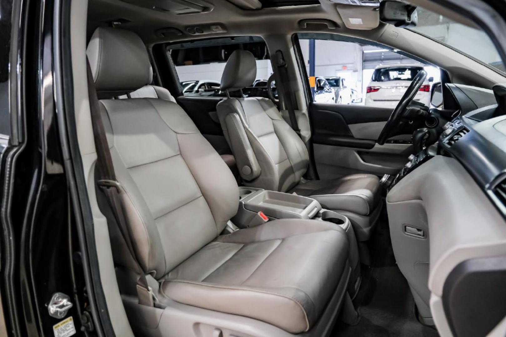 2013 Crystal Black Pearl /Truffle Honda Odyssey Touring Elite (5FNRL5H96DB) with an 3.5L V6 SOHC i-VTEC 24V engine, Automatic transmission, located at 15300 Midway Rd., Addison, TX, 75001, (972) 702-0011, 32.958321, -96.838074- Photo#33