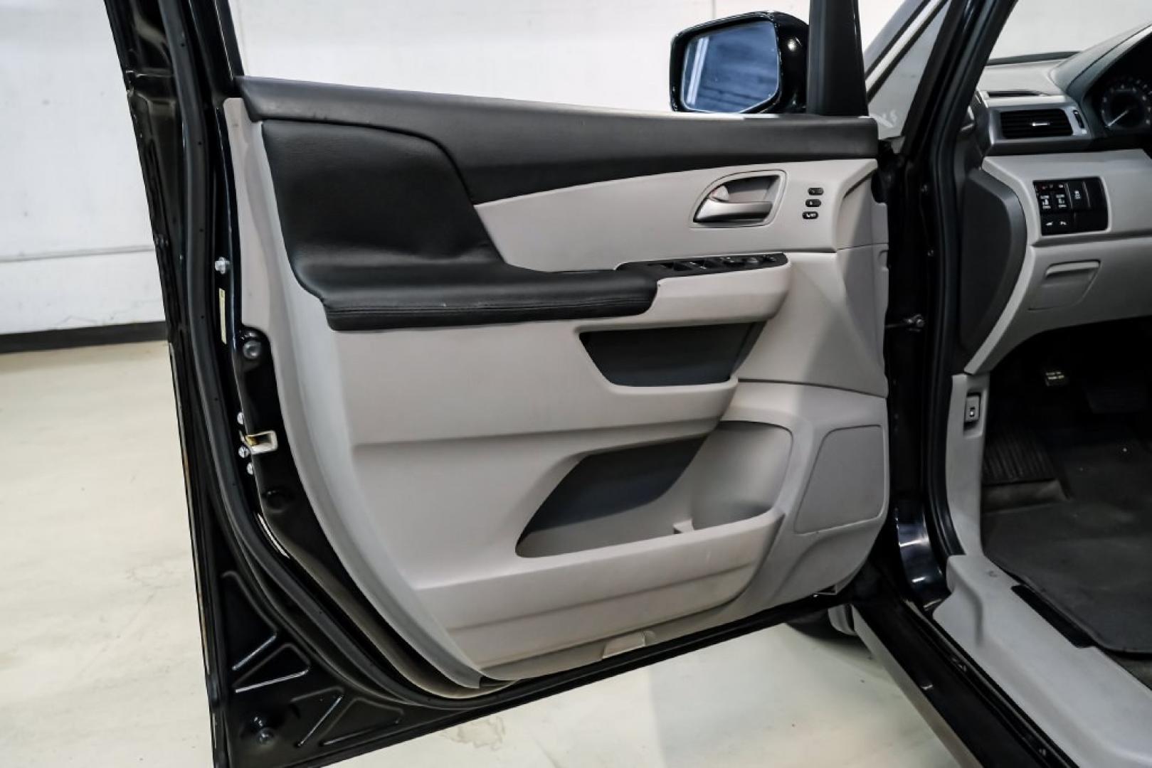 2013 Crystal Black Pearl /Truffle Honda Odyssey Touring Elite (5FNRL5H96DB) with an 3.5L V6 SOHC i-VTEC 24V engine, Automatic transmission, located at 15300 Midway Rd., Addison, TX, 75001, (972) 702-0011, 32.958321, -96.838074- Photo#39