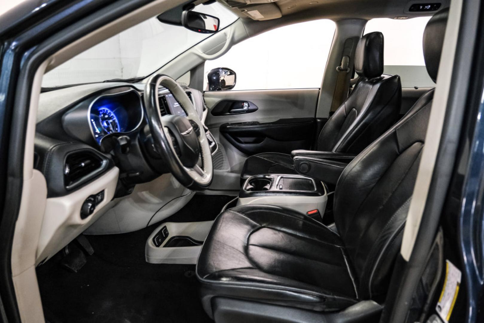 2020 Steel Metallic /Black Chrysler Pacifica Limited (2C4RC1GG0LR) with an 3.6L V6 24V VVT engine, Automatic transmission, located at 15300 Midway Rd., Addison, TX, 75001, (972) 702-0011, 32.958321, -96.838074- Photo#3
