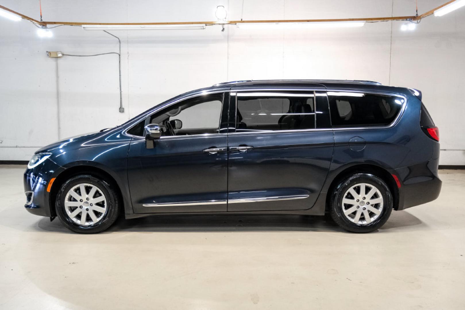2020 Steel Metallic /Black Chrysler Pacifica Limited (2C4RC1GG0LR) with an 3.6L V6 24V VVT engine, Automatic transmission, located at 15300 Midway Rd., Addison, TX, 75001, (972) 702-0011, 32.958321, -96.838074- Photo#11