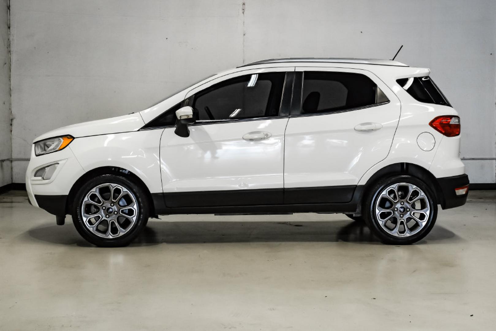2021 Diamond White /Ebony Black Ford EcoSport Titanium (MAJ3S2KE2MC) with an EcoBoost 1.0L I3 GTDi DOHC Turbocharged VCT engine, Automatic transmission, located at 15300 Midway Rd., Addison, TX, 75001, (972) 702-0011, 32.958321, -96.838074- Photo#15