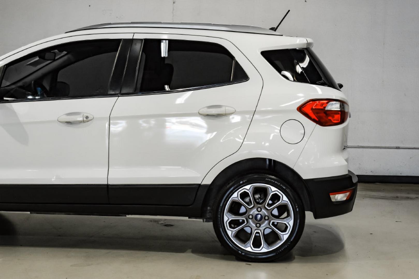 2021 Diamond White /Ebony Black Ford EcoSport Titanium (MAJ3S2KE2MC) with an EcoBoost 1.0L I3 GTDi DOHC Turbocharged VCT engine, Automatic transmission, located at 15300 Midway Rd., Addison, TX, 75001, (972) 702-0011, 32.958321, -96.838074- Photo#17