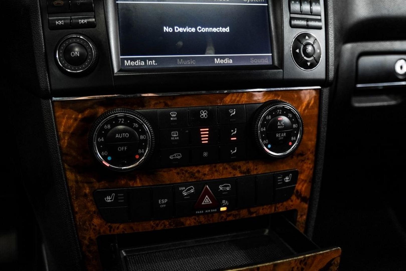 2011 Arctic White /Black Mercedes-Benz M-Class ML 350 (4JGBB8GB6BA) with an 3.5L V6 DOHC 24V engine, Automatic transmission, located at 15300 Midway Rd., Addison, TX, 75001, (972) 702-0011, 32.958321, -96.838074- Photo#31