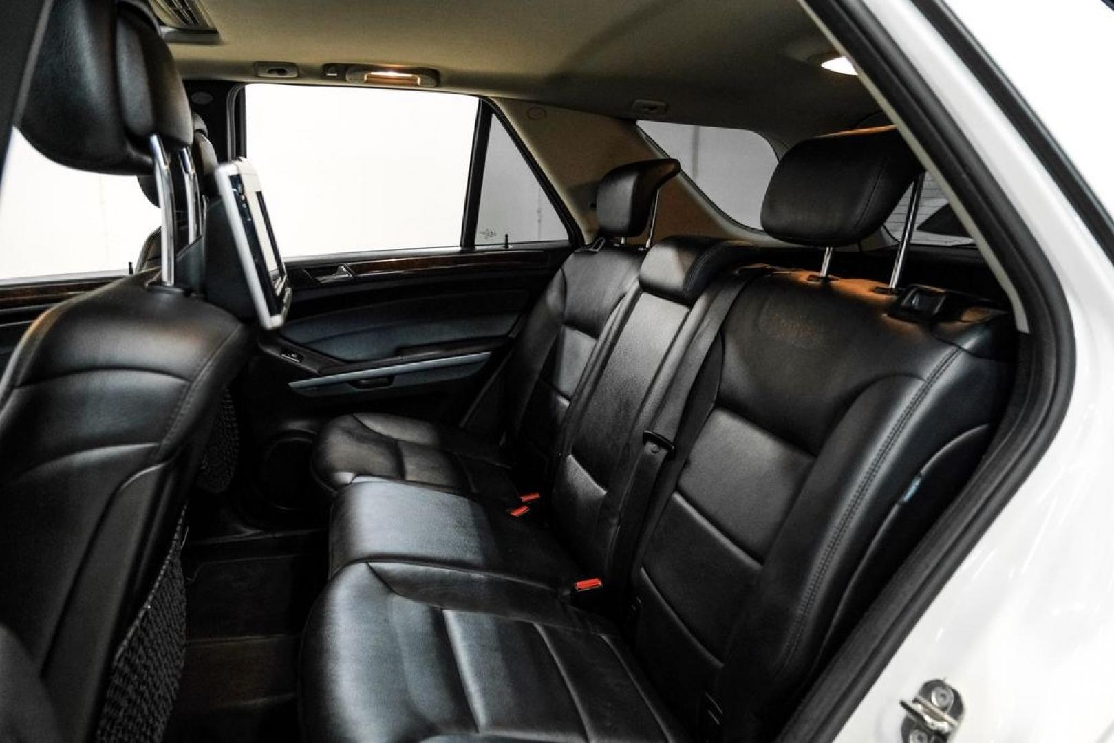 2011 Arctic White /Black Mercedes-Benz M-Class ML 350 (4JGBB8GB6BA) with an 3.5L V6 DOHC 24V engine, Automatic transmission, located at 15300 Midway Rd., Addison, TX, 75001, (972) 702-0011, 32.958321, -96.838074- Photo#41