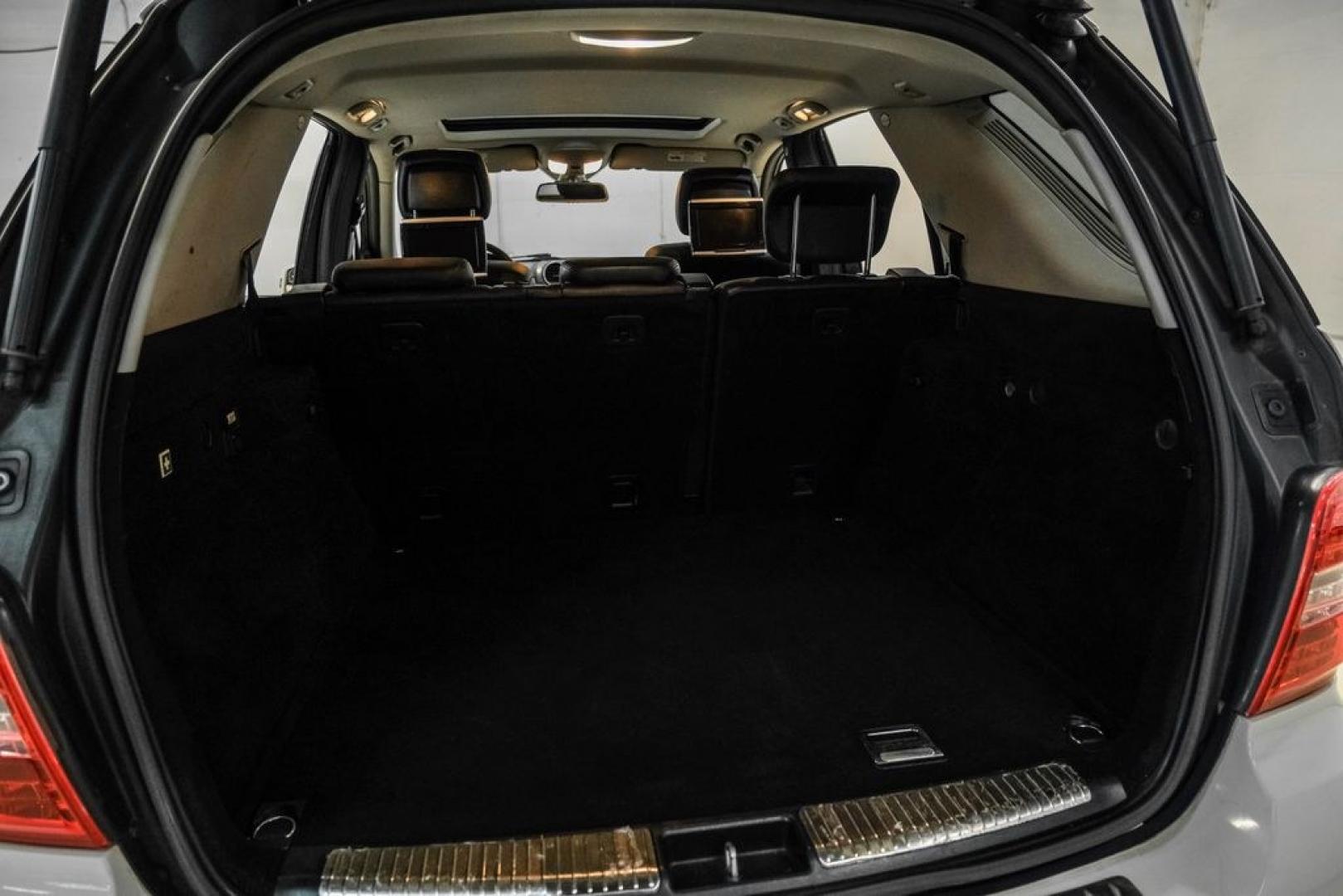 2011 Arctic White /Black Mercedes-Benz M-Class ML 350 (4JGBB8GB6BA) with an 3.5L V6 DOHC 24V engine, Automatic transmission, located at 15300 Midway Rd., Addison, TX, 75001, (972) 702-0011, 32.958321, -96.838074- Photo#55