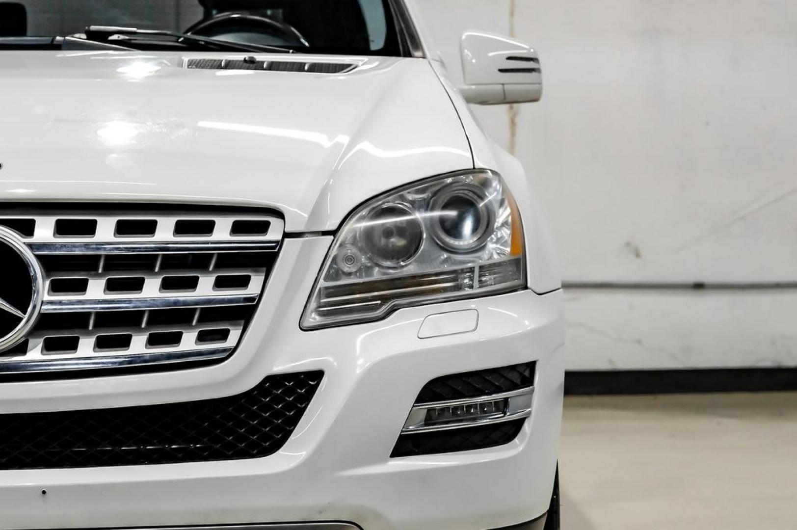 2011 Arctic White /Black Mercedes-Benz M-Class ML 350 (4JGBB8GB6BA) with an 3.5L V6 DOHC 24V engine, Automatic transmission, located at 15300 Midway Rd., Addison, TX, 75001, (972) 702-0011, 32.958321, -96.838074- Photo#49