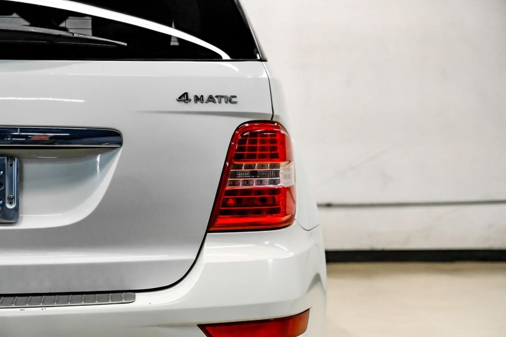 2011 Arctic White /Black Mercedes-Benz M-Class ML 350 (4JGBB8GB6BA) with an 3.5L V6 DOHC 24V engine, Automatic transmission, located at 15300 Midway Rd., Addison, TX, 75001, (972) 702-0011, 32.958321, -96.838074- Photo#50