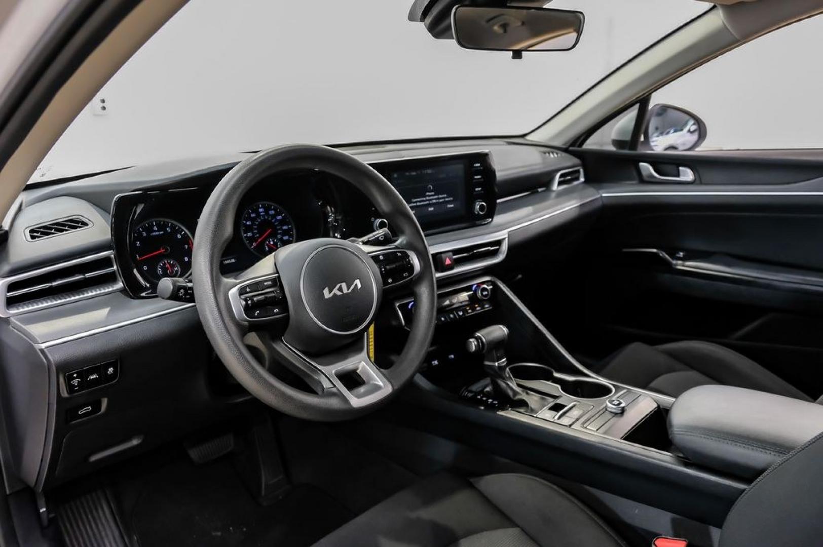 2022 White Pearl /Black Kia K5 LX (5XXG24J2XNG) with an I4 engine, Automatic transmission, located at 15300 Midway Rd., Addison, TX, 75001, (972) 702-0011, 32.958321, -96.838074- Photo#2