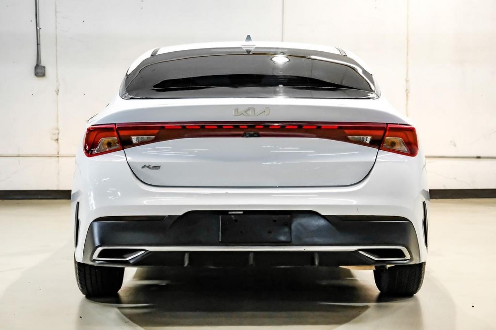 2022 White Pearl /Black Kia K5 LX (5XXG24J2XNG) with an I4 engine, Automatic transmission, located at 15300 Midway Rd., Addison, TX, 75001, (972) 702-0011, 32.958321, -96.838074- Photo#10